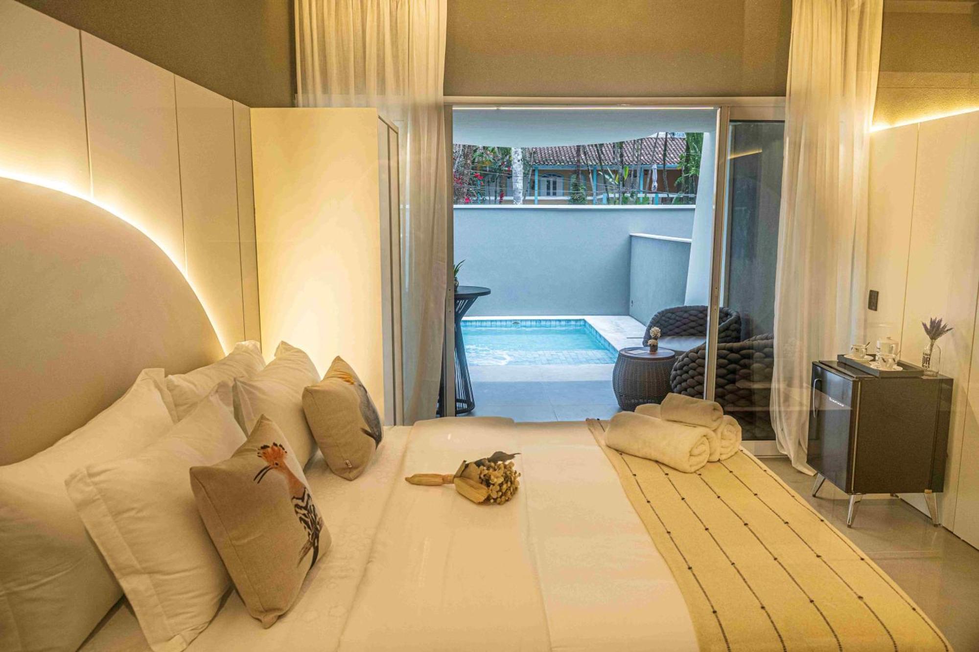 Suite with Private Pool,1703551323:JPEG
