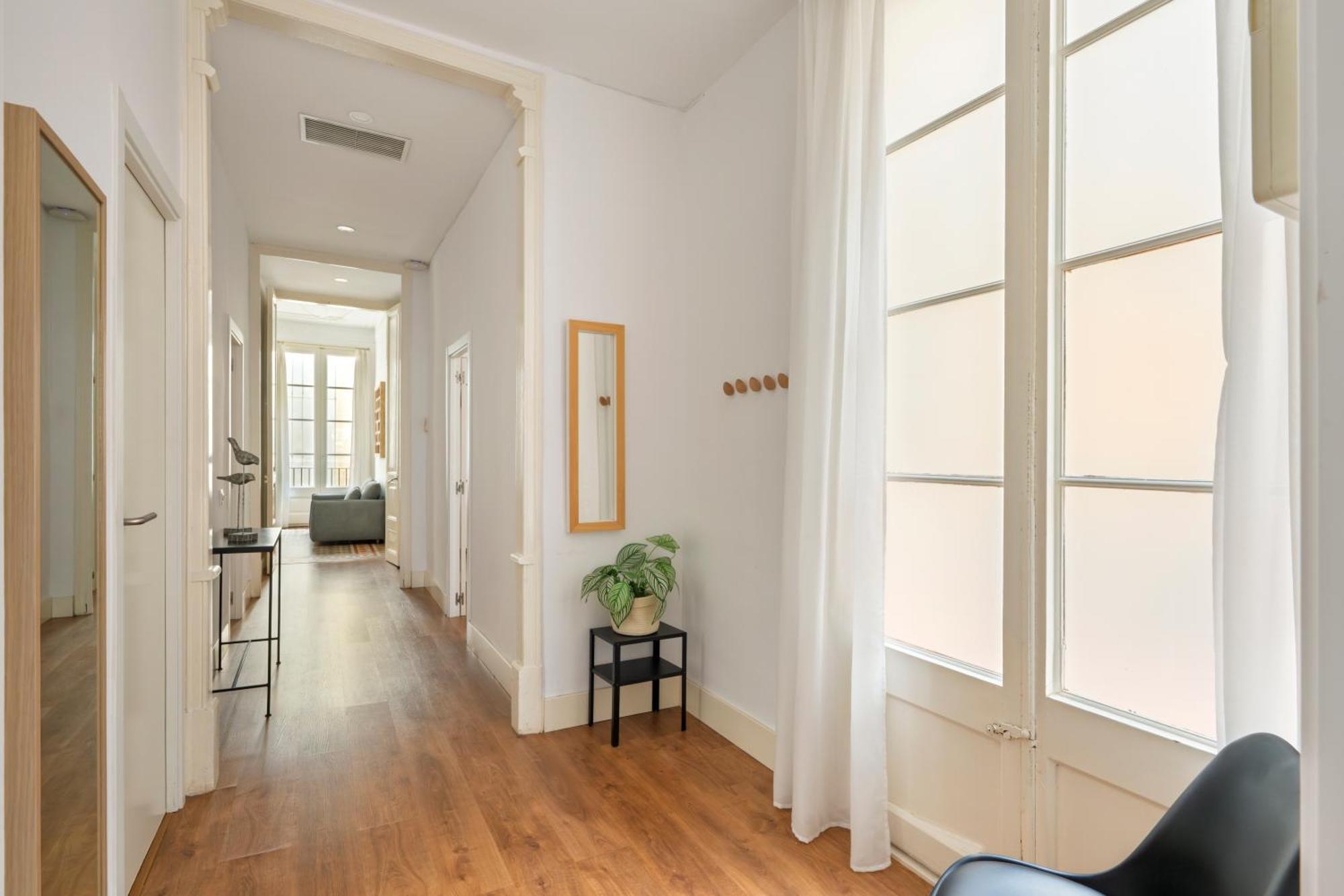 Five-Bedroom Apartment,1703551835:JPEG