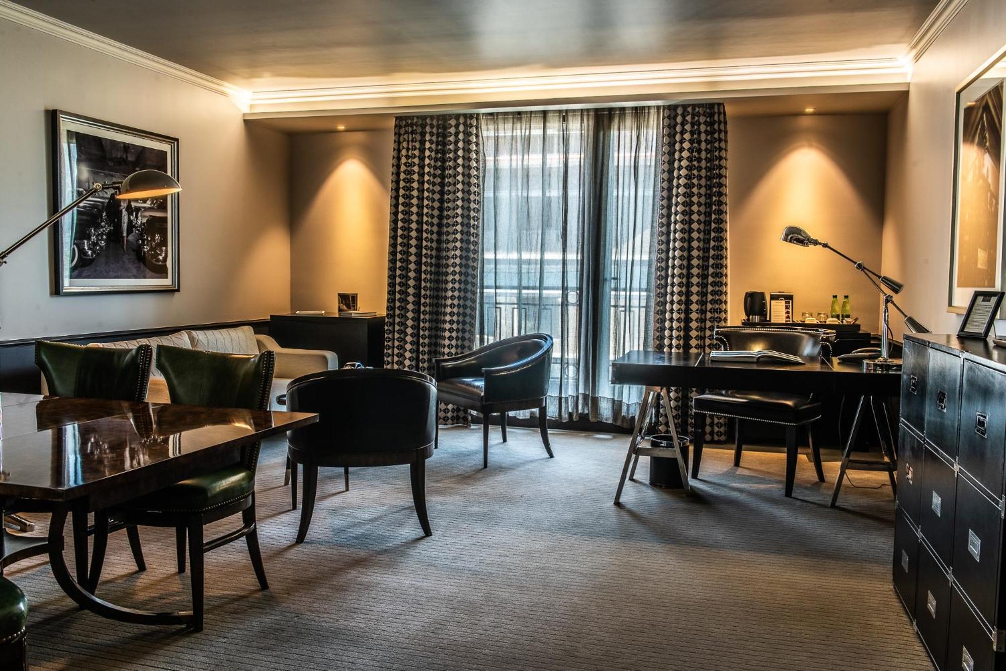 Standard Double Suite