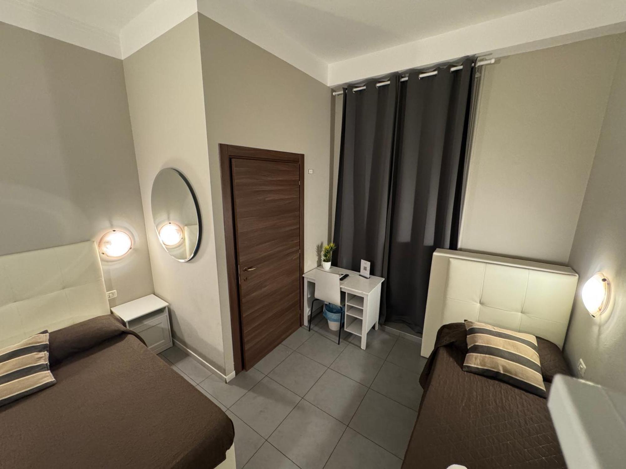 Twin Room,1703598499:JPEG