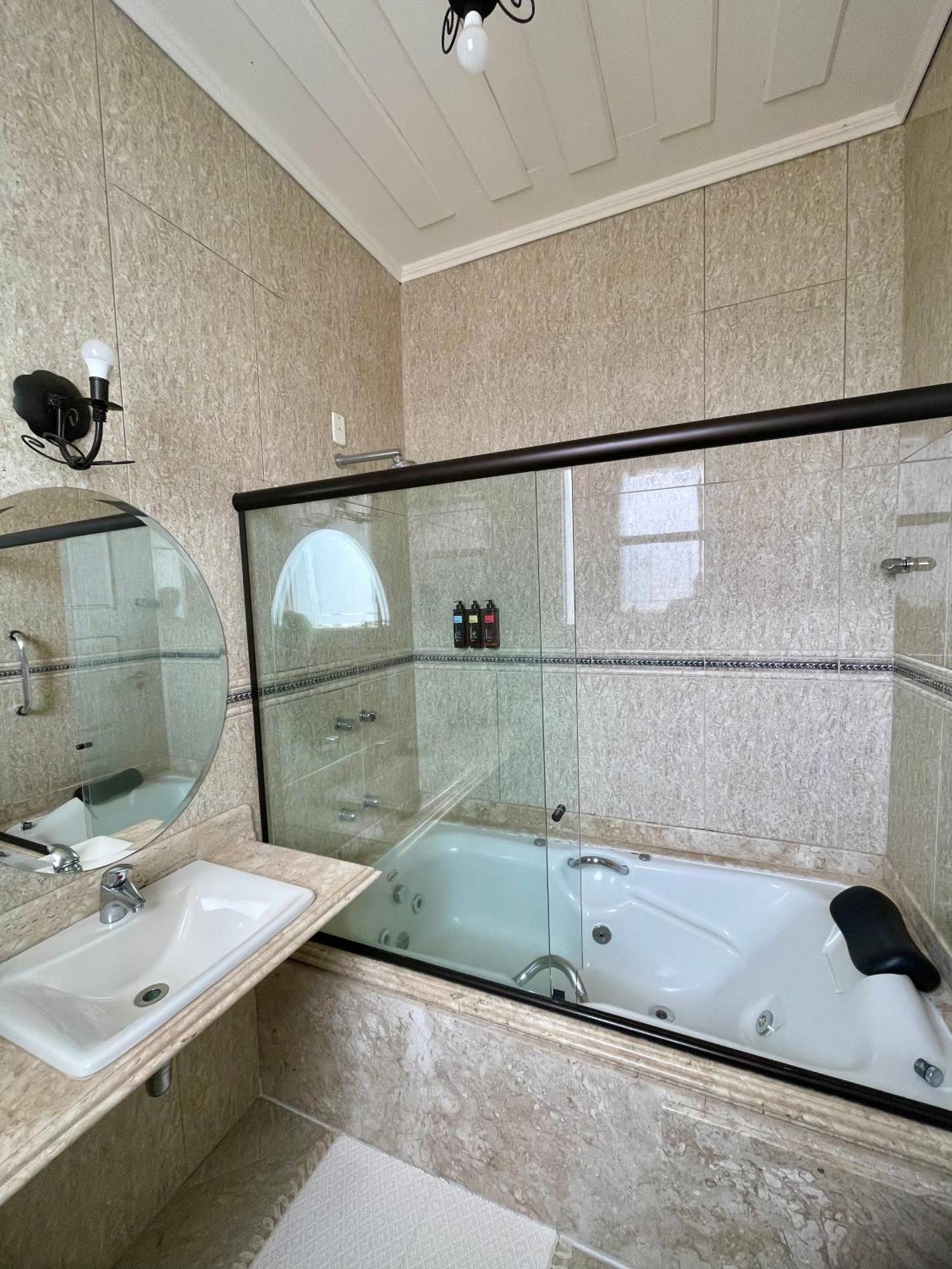 Quarto Duplo Deluxe com Banheira