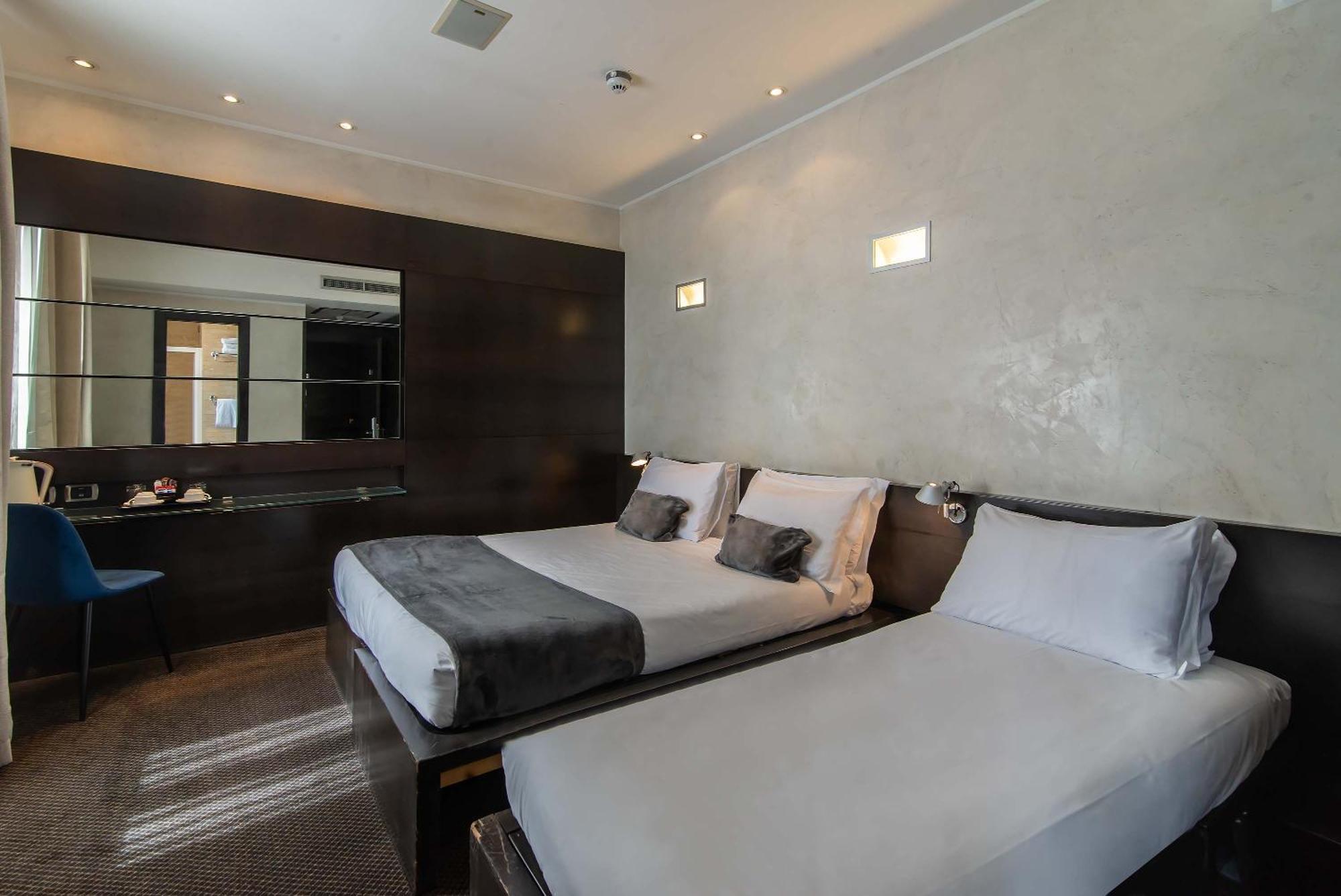 Triple Room,1742615281:JPEG