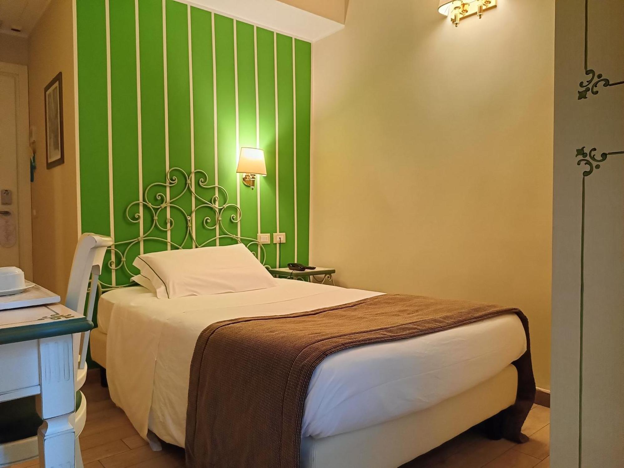 Single Room,1704952686:JPEG