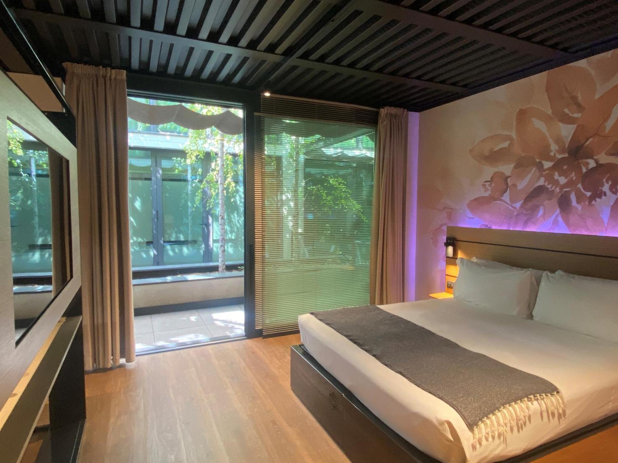 Deluxe Room Patio