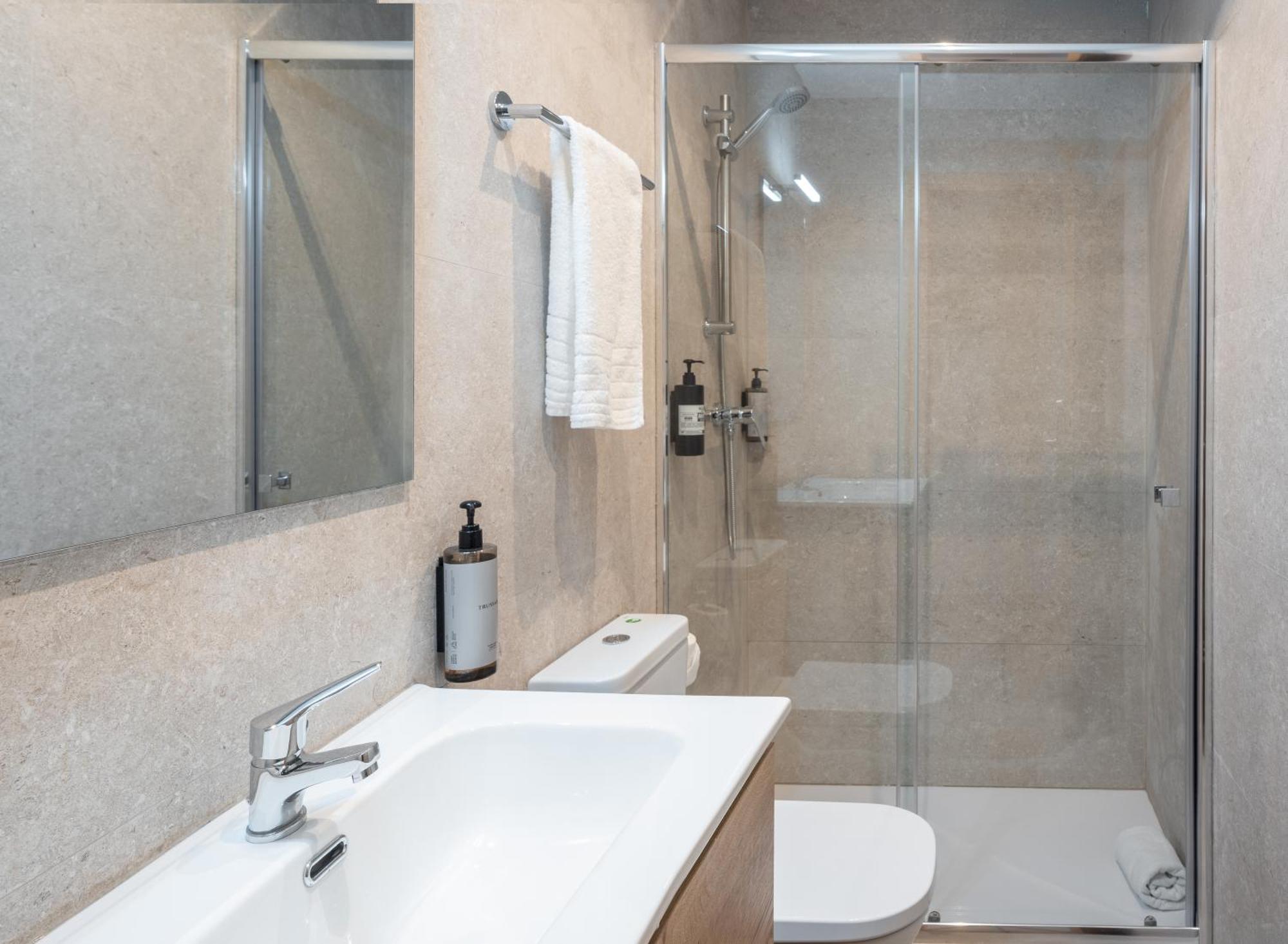 Double room with balcony and kitchen