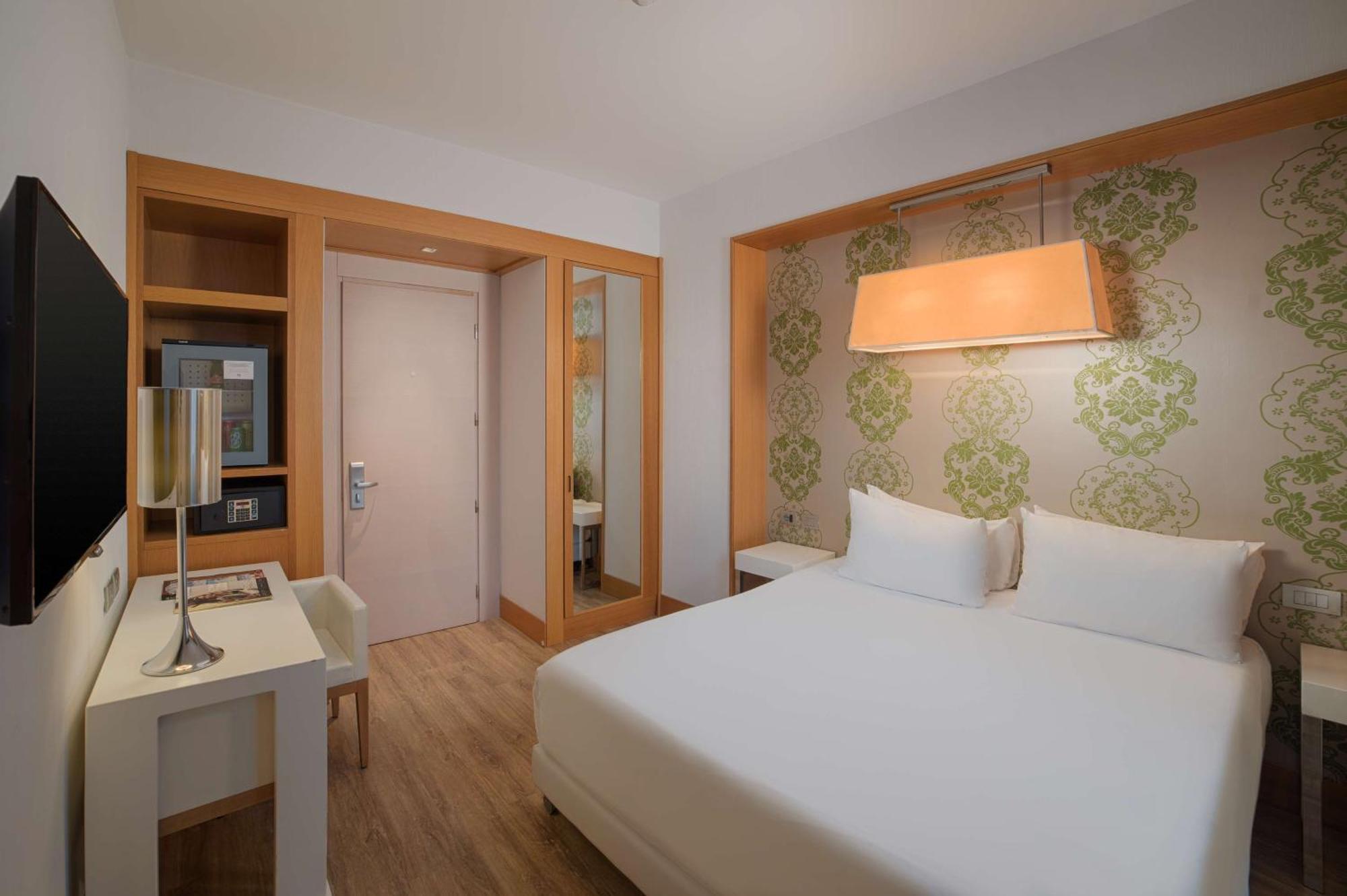 Standard Double or Twin Room,1705562749:JPEG