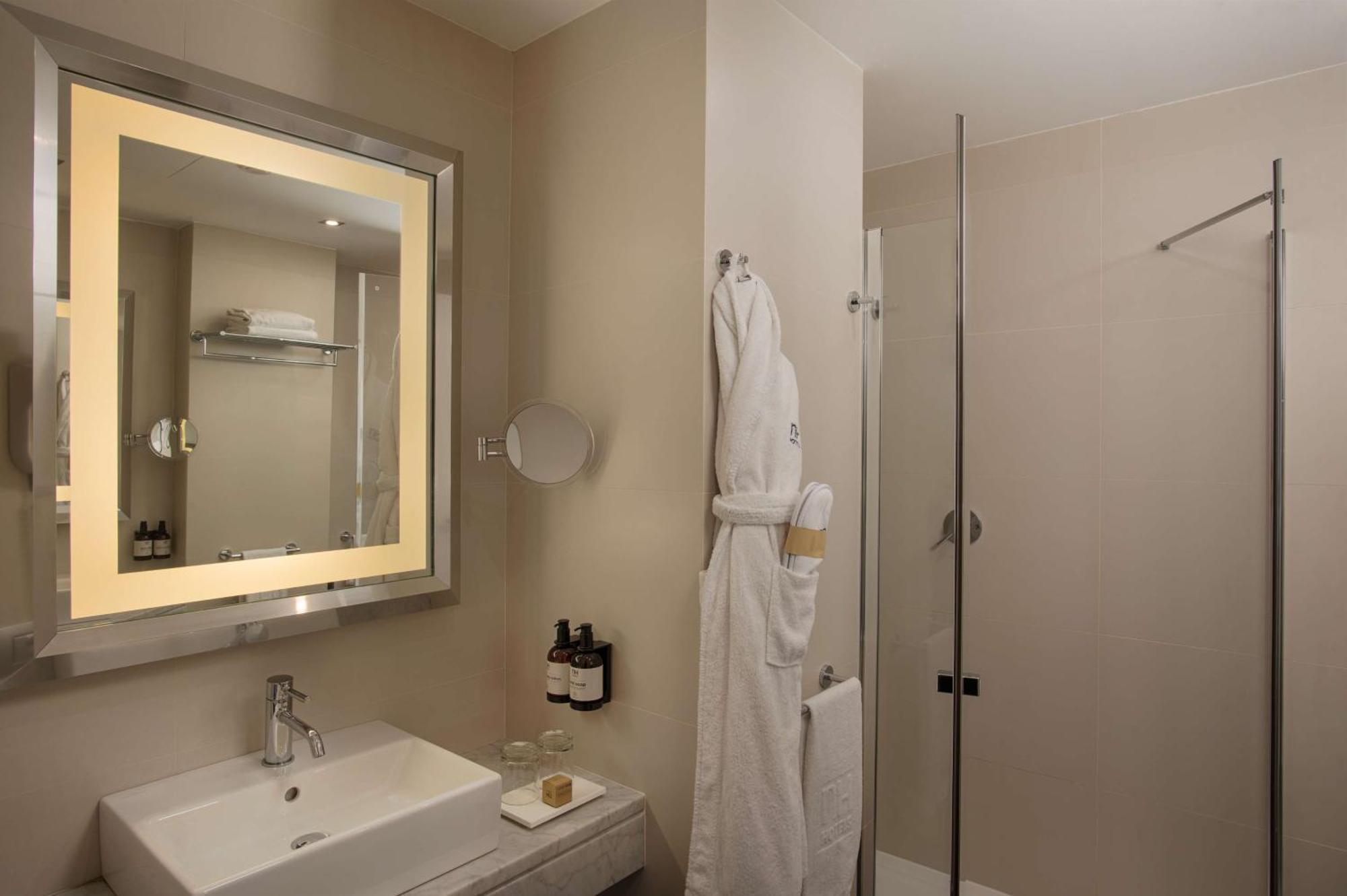 Superior Double or Twin Room,1705562758:JPEG