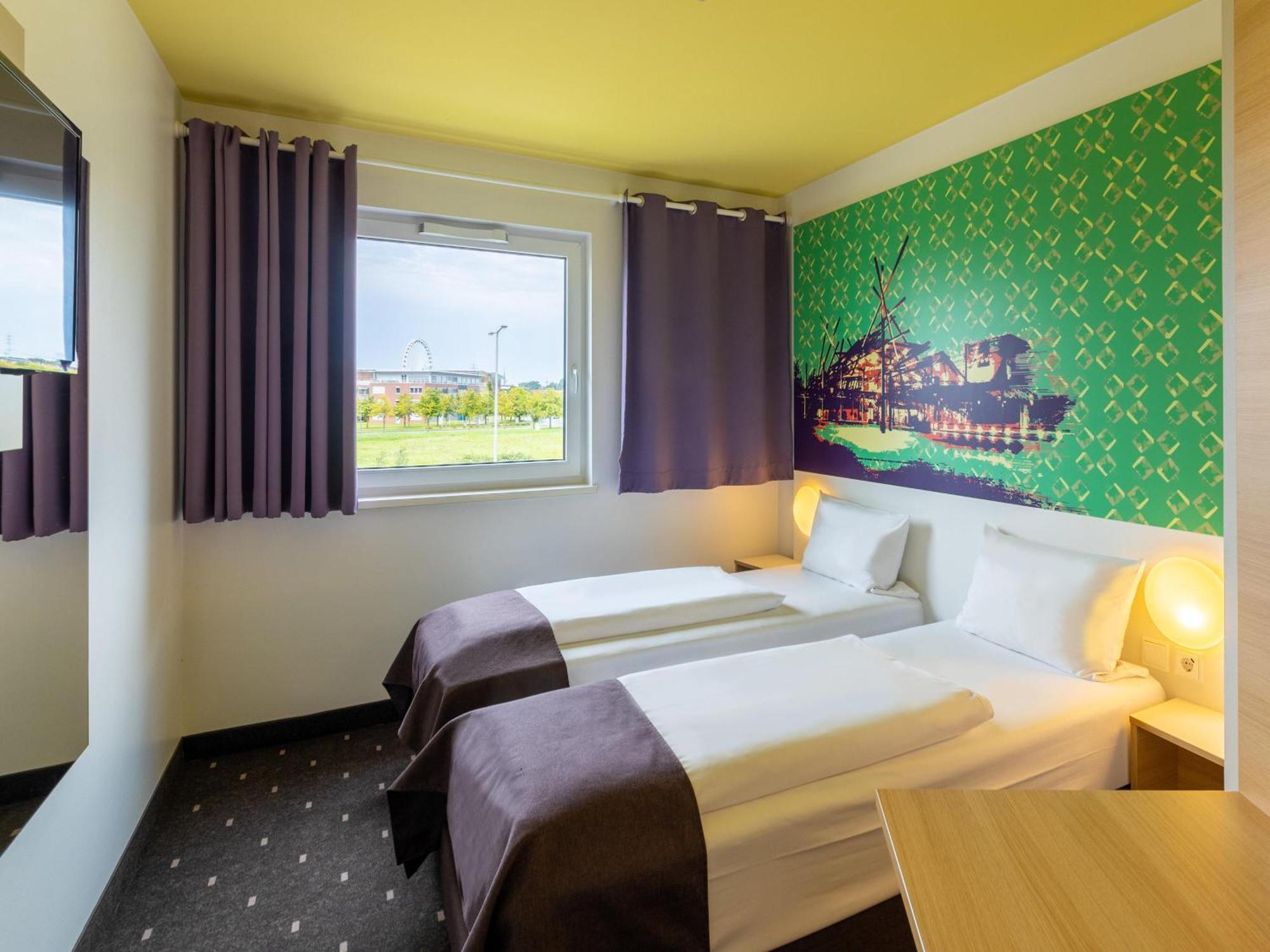 Twin Room,1705577275:JPEG