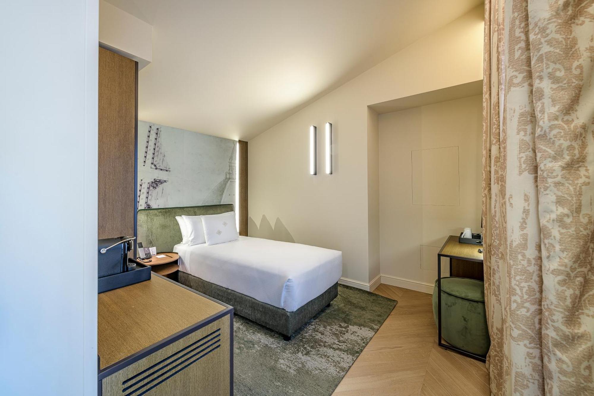 Small Single Room,1616418590:JPEG