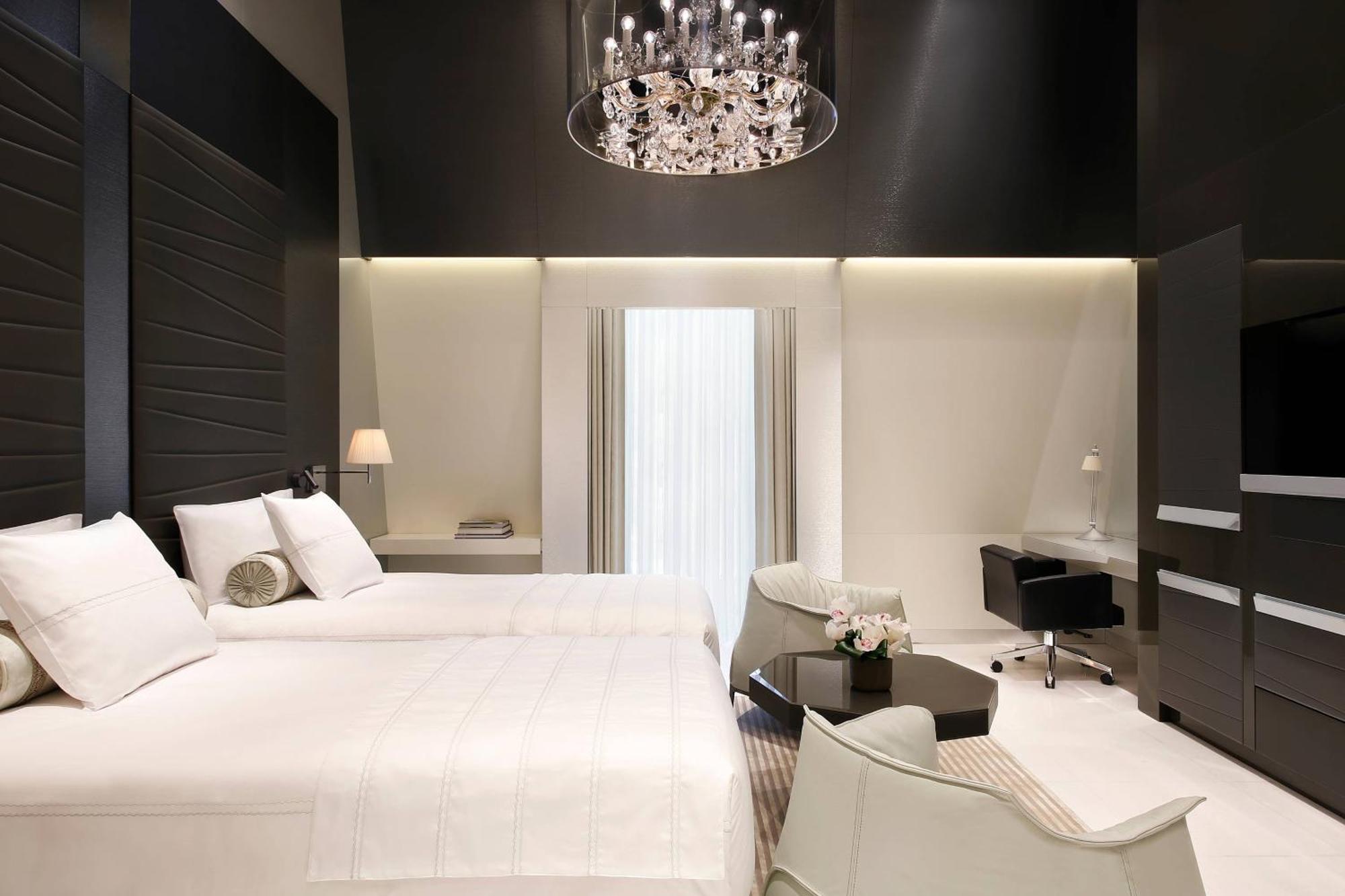 Katara Royal Suite 4 Bedroom Penthouse Suite Skyline view