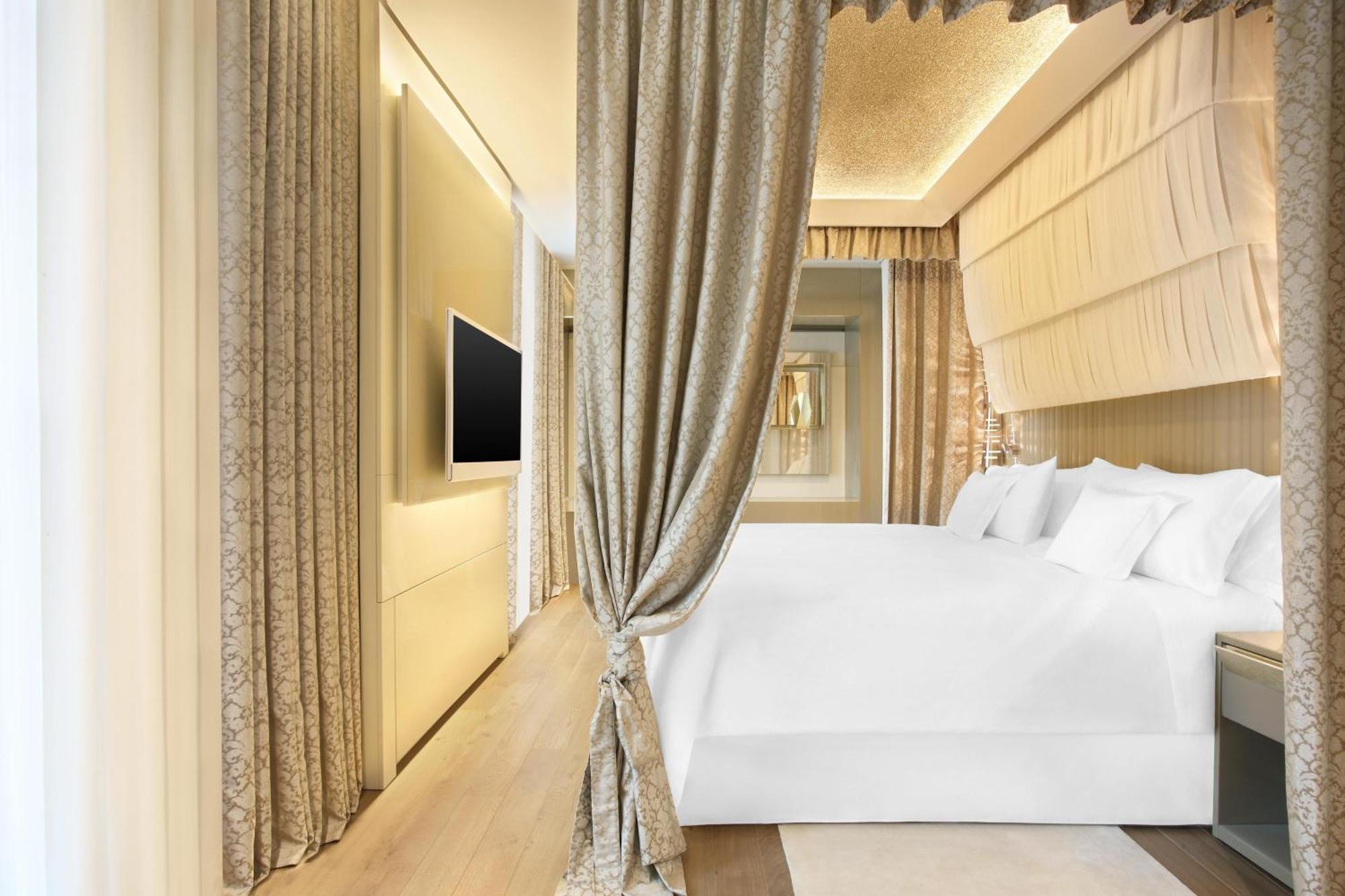 Gallia Presidential Suite 1 Bedroom Residential Suite
