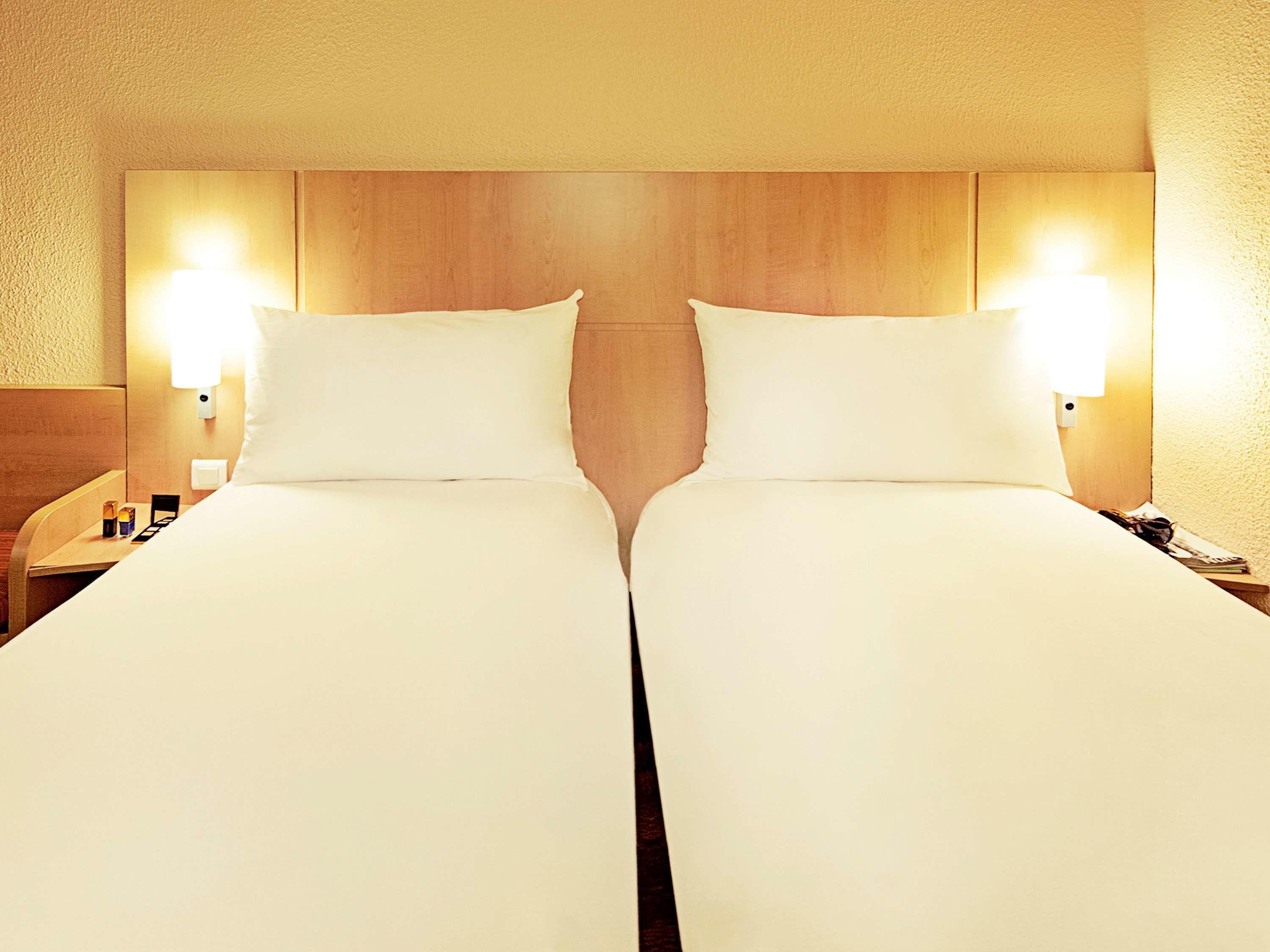 Standard Room One Double Bed One Single Bed,1771585059:JPEG
