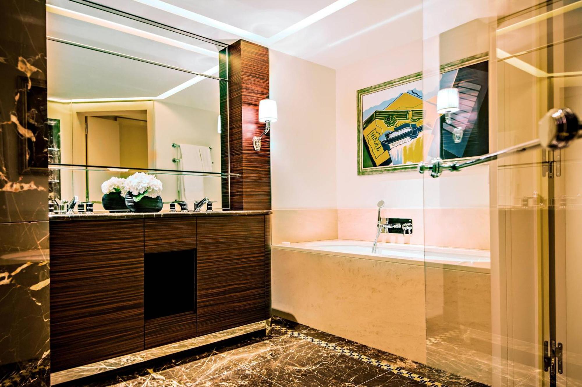 Macassar View 1 Bedroom Suite City view
