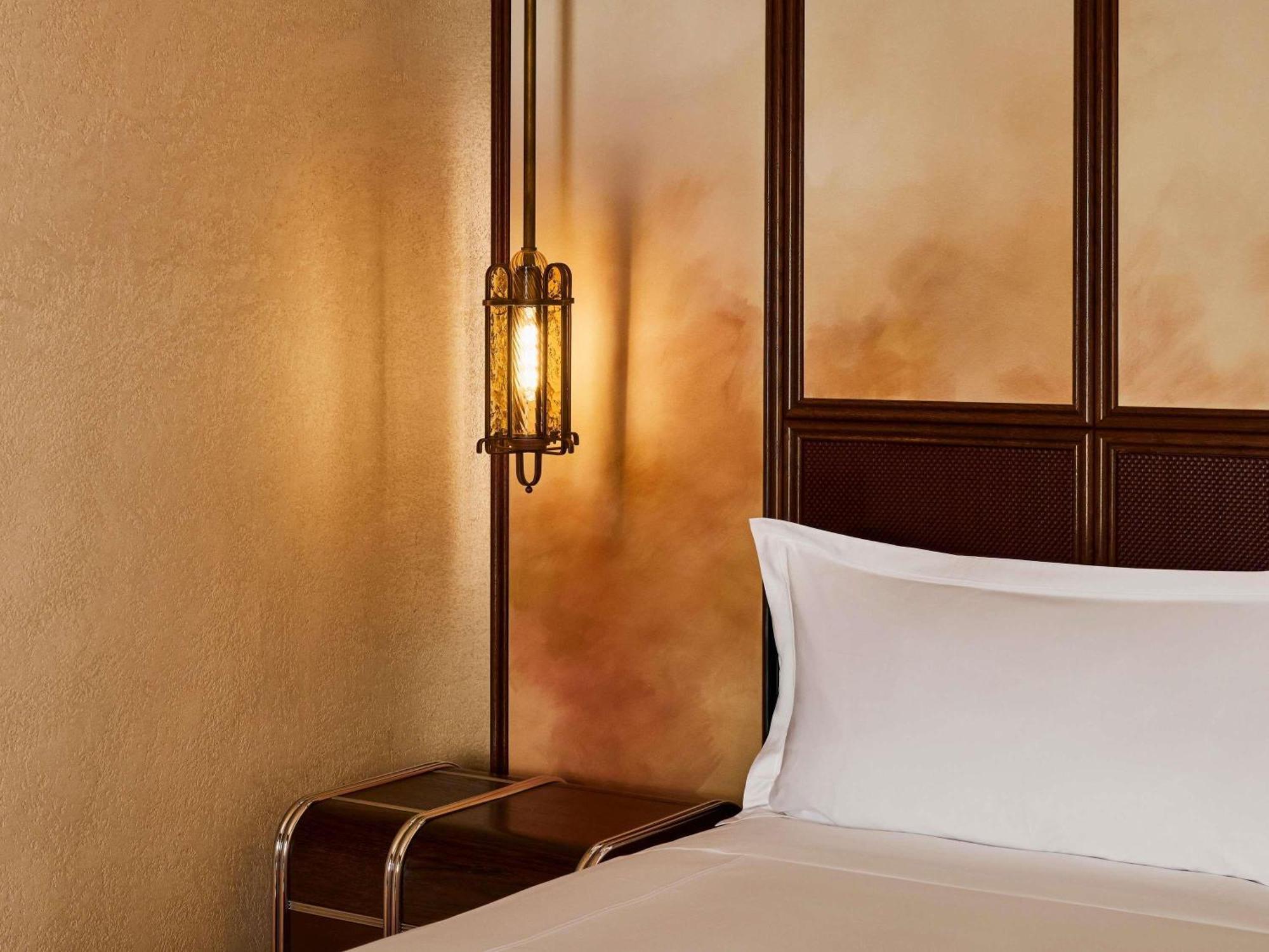 Deluxe Room,1771708027:JPEG