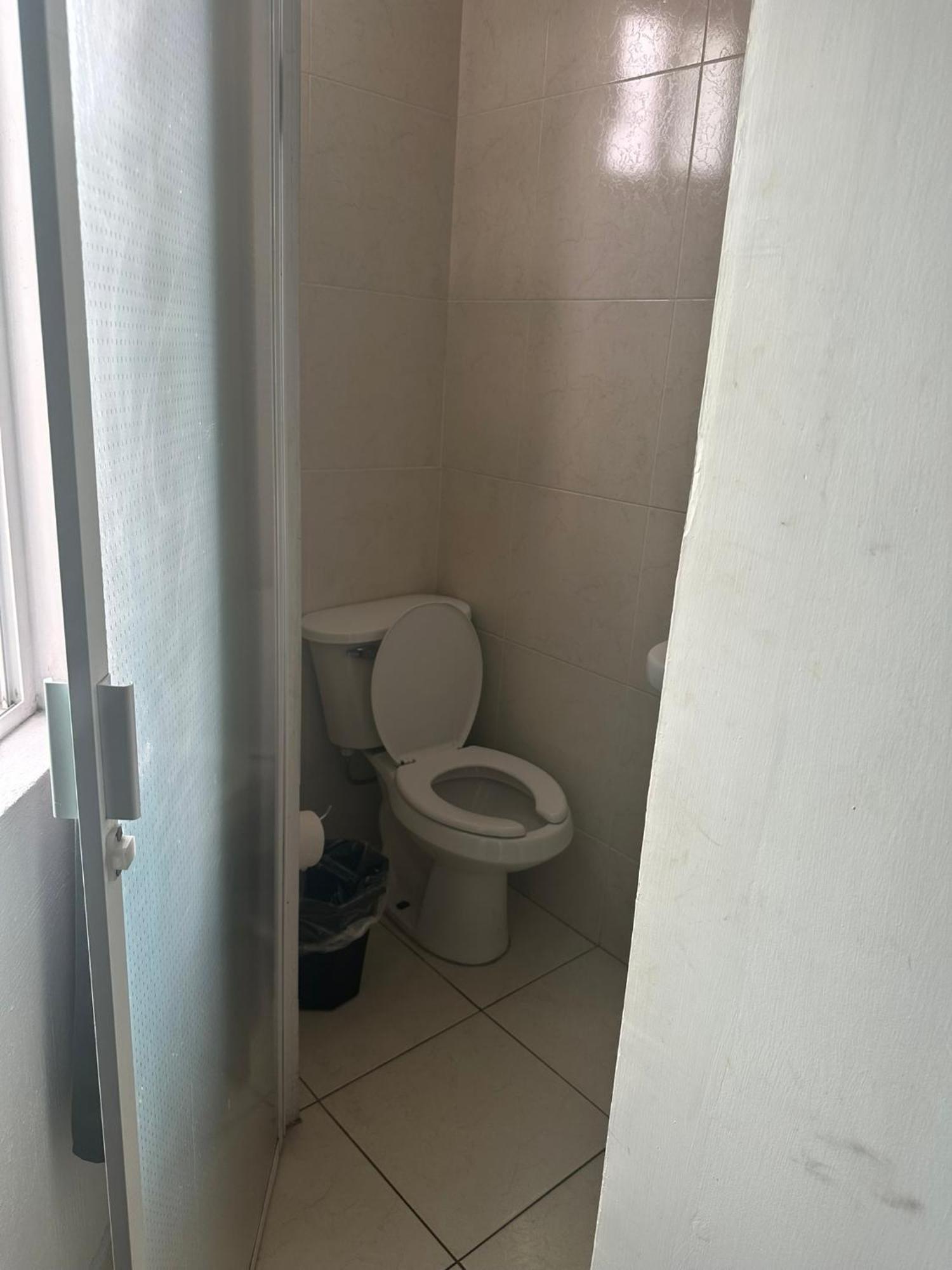 Twin Room,1706939869:JPEG