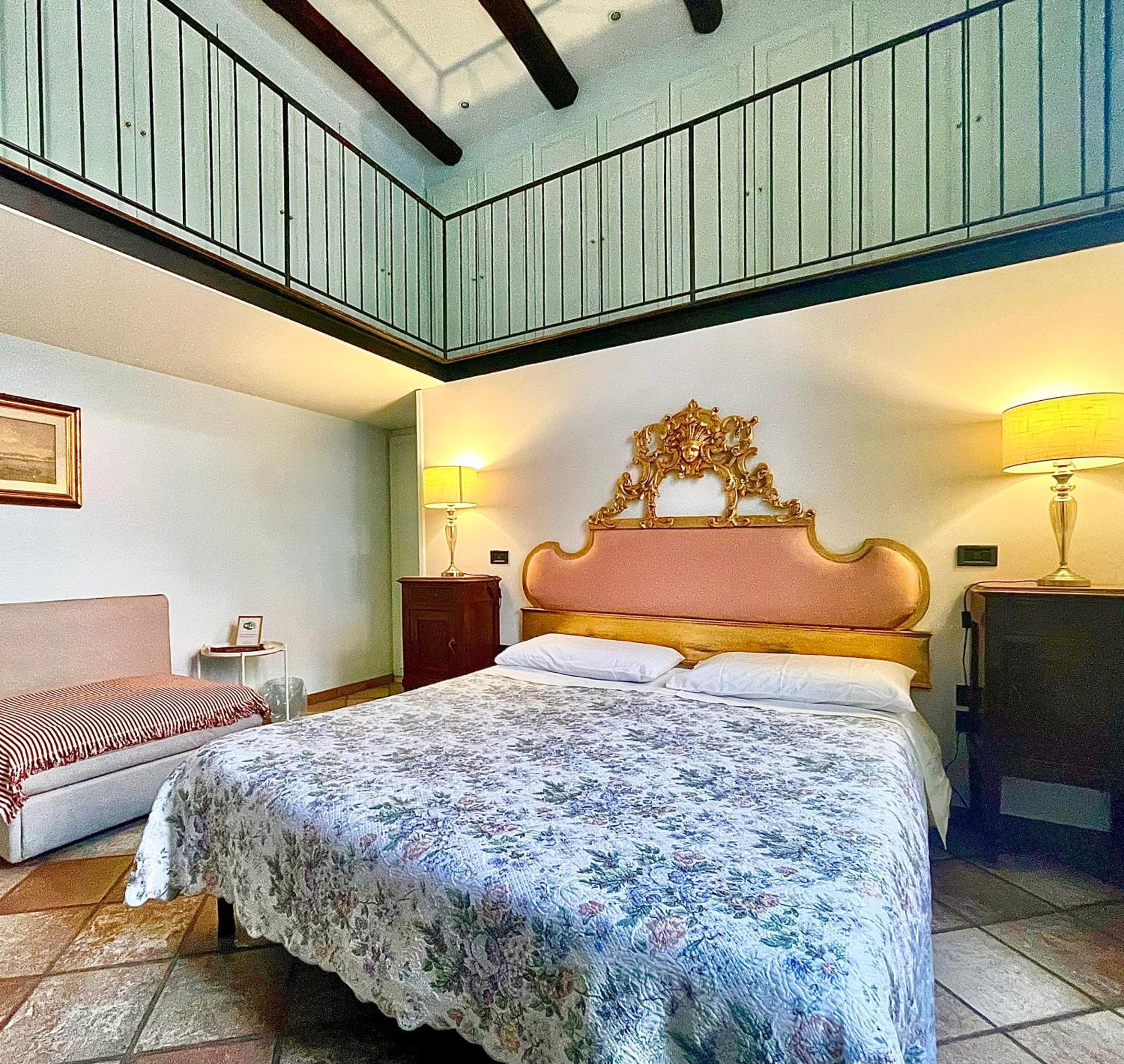Deluxe Room,1706997236:JPEG