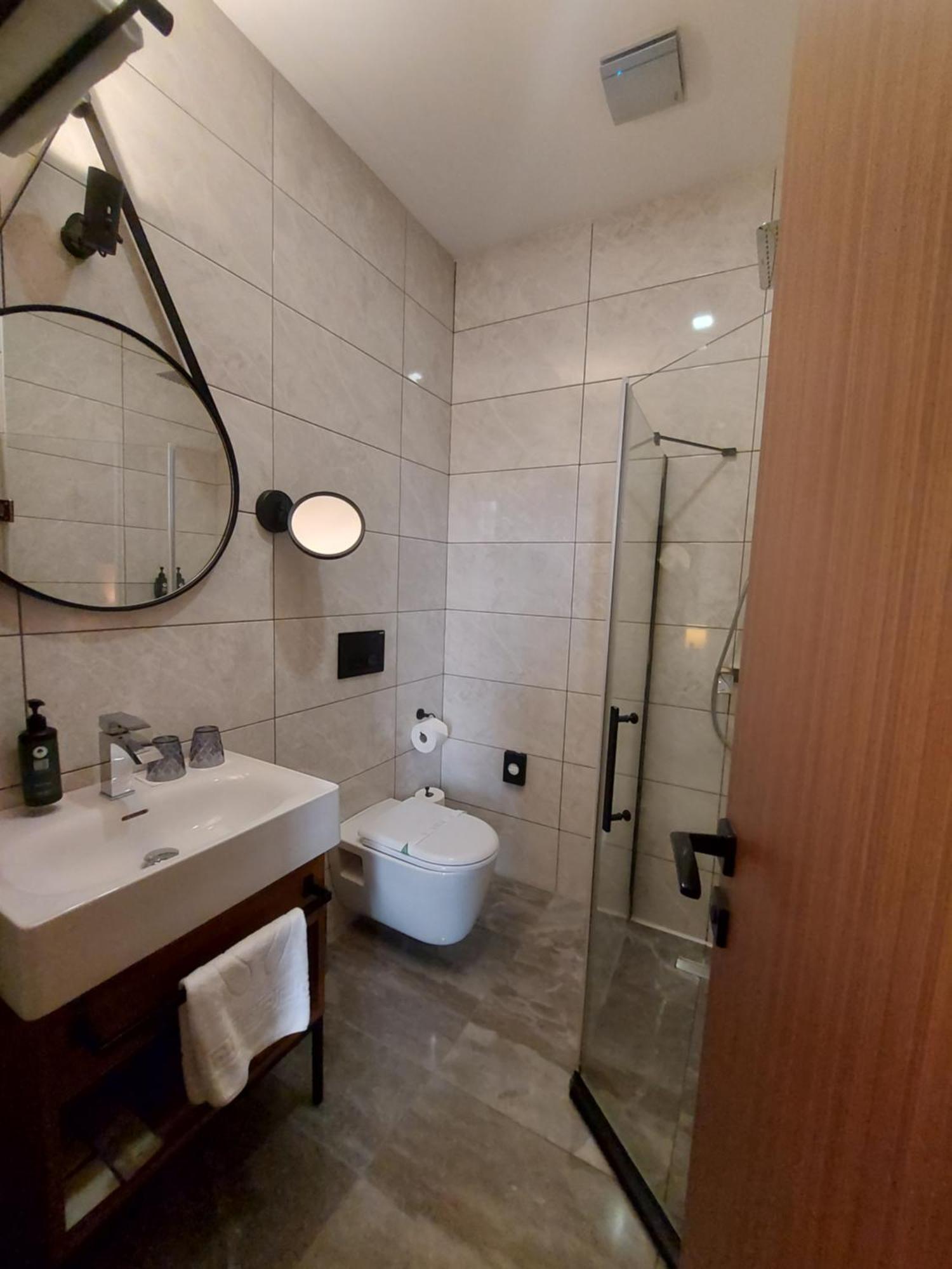 Habitación Económica con cama grande - No fumadores