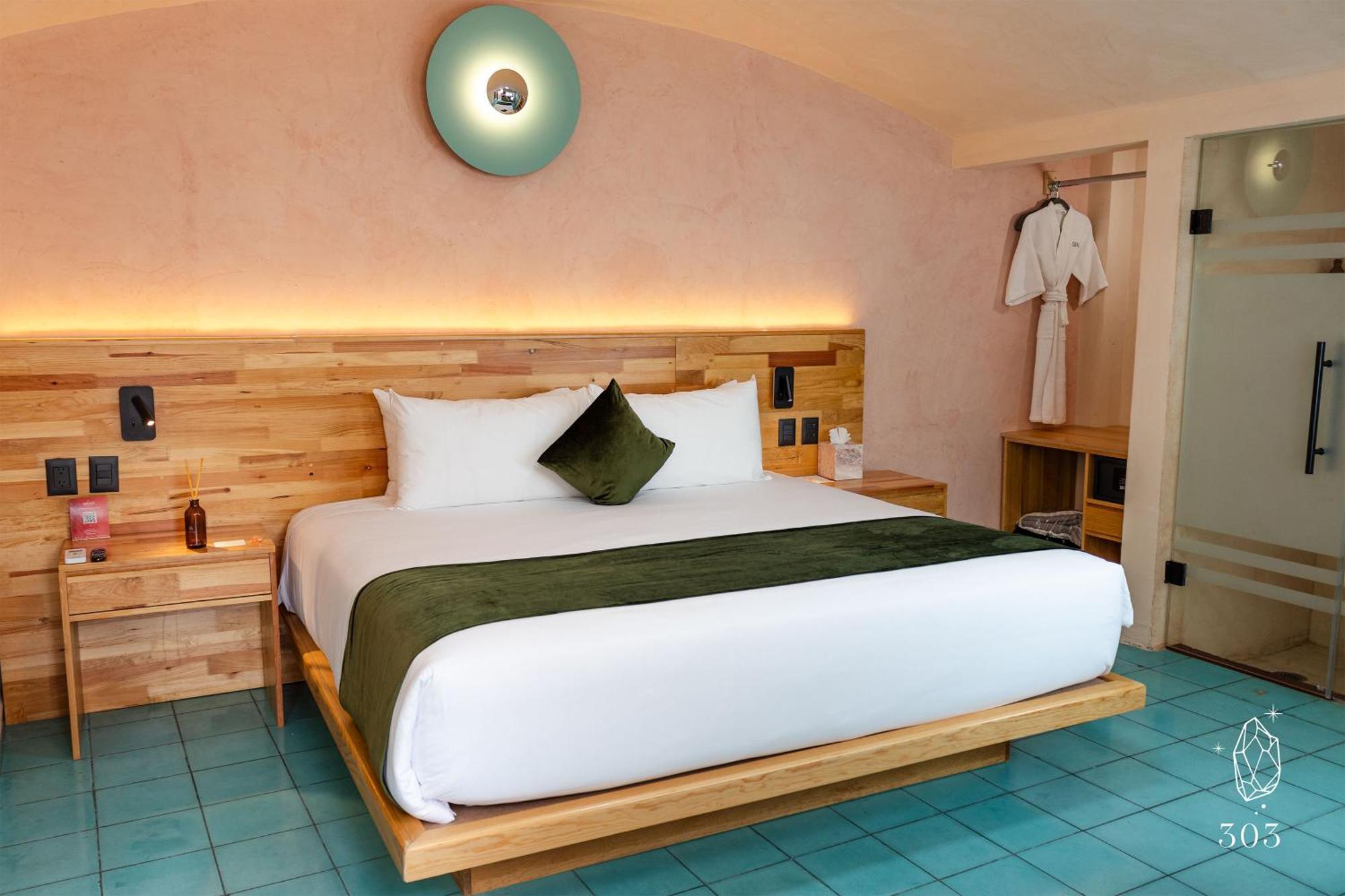 Standard King Room
