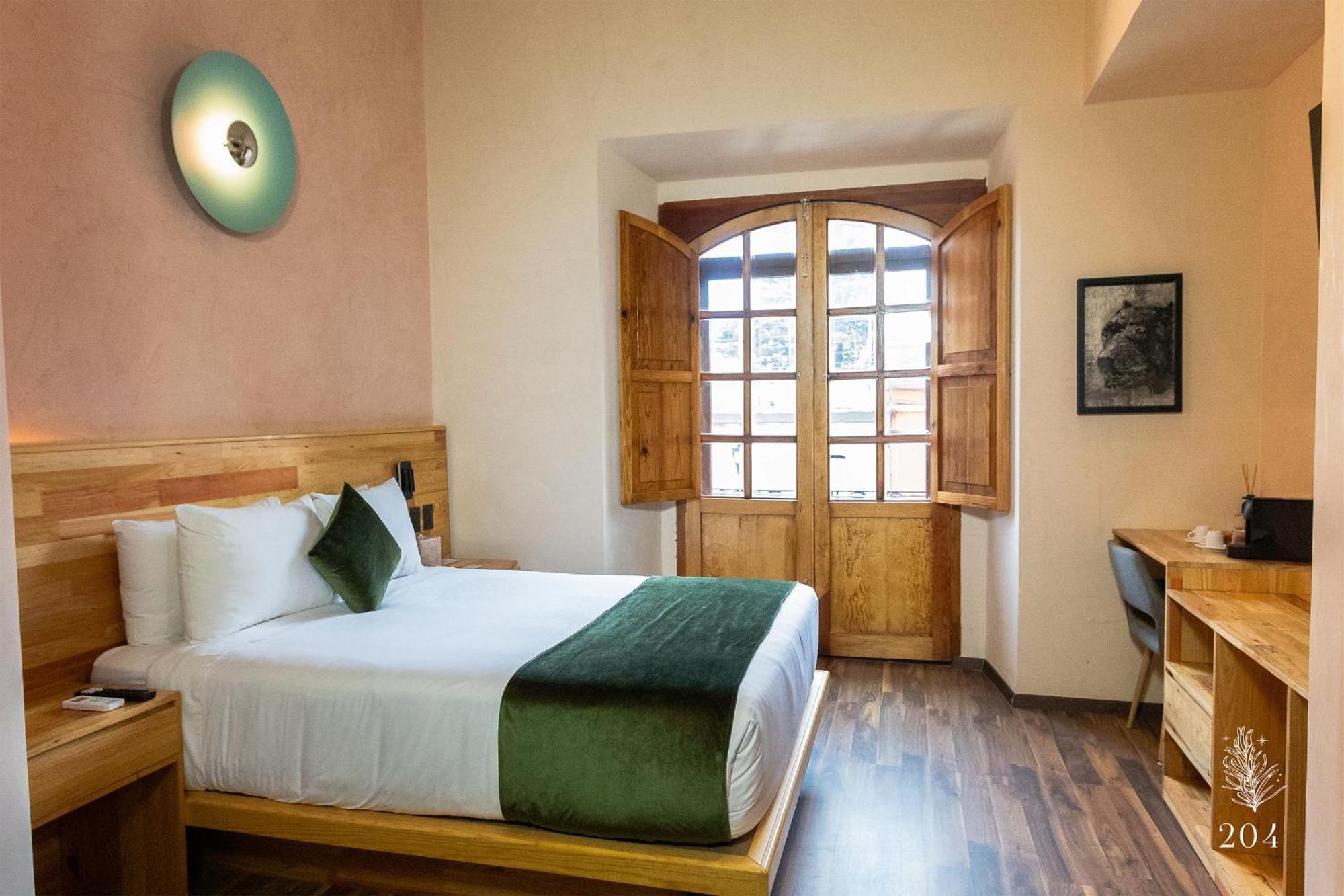 Deluxe Queen Room