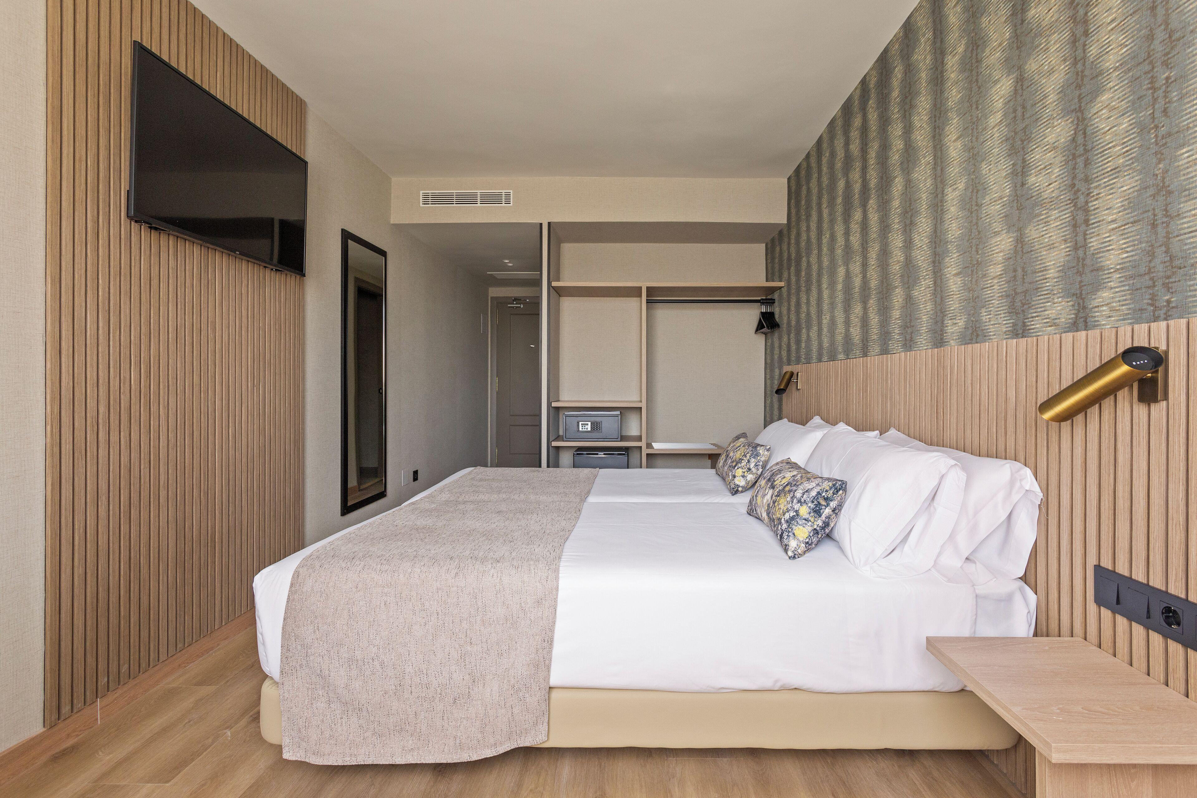 Triple Room,1598888027:JPEG