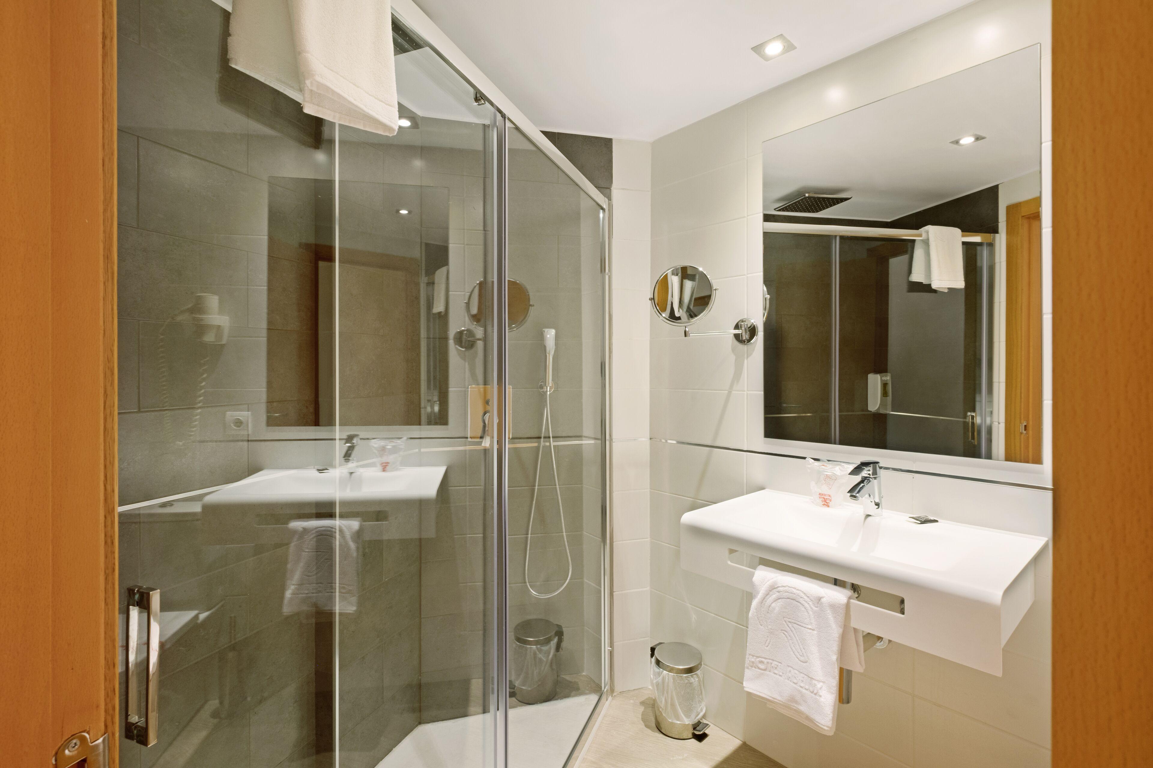 Twin Room Interior,1656174273:JPEG