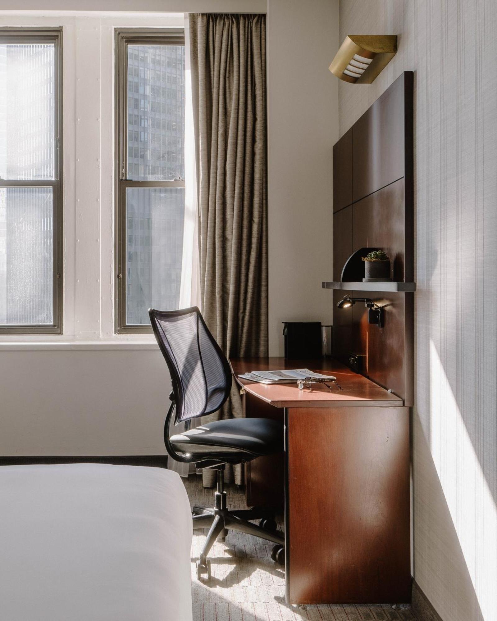 Standard Queen Room