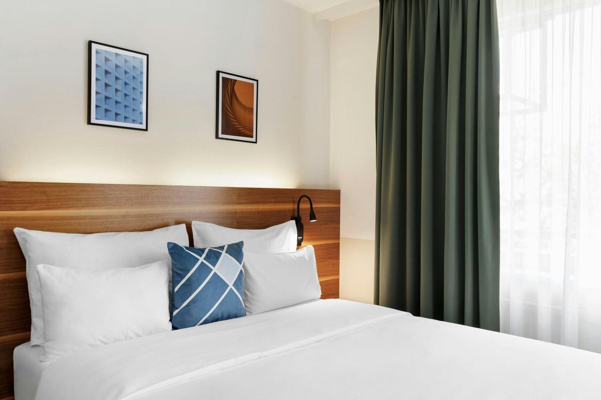 Standard Queen Room,1710581584:JPEG