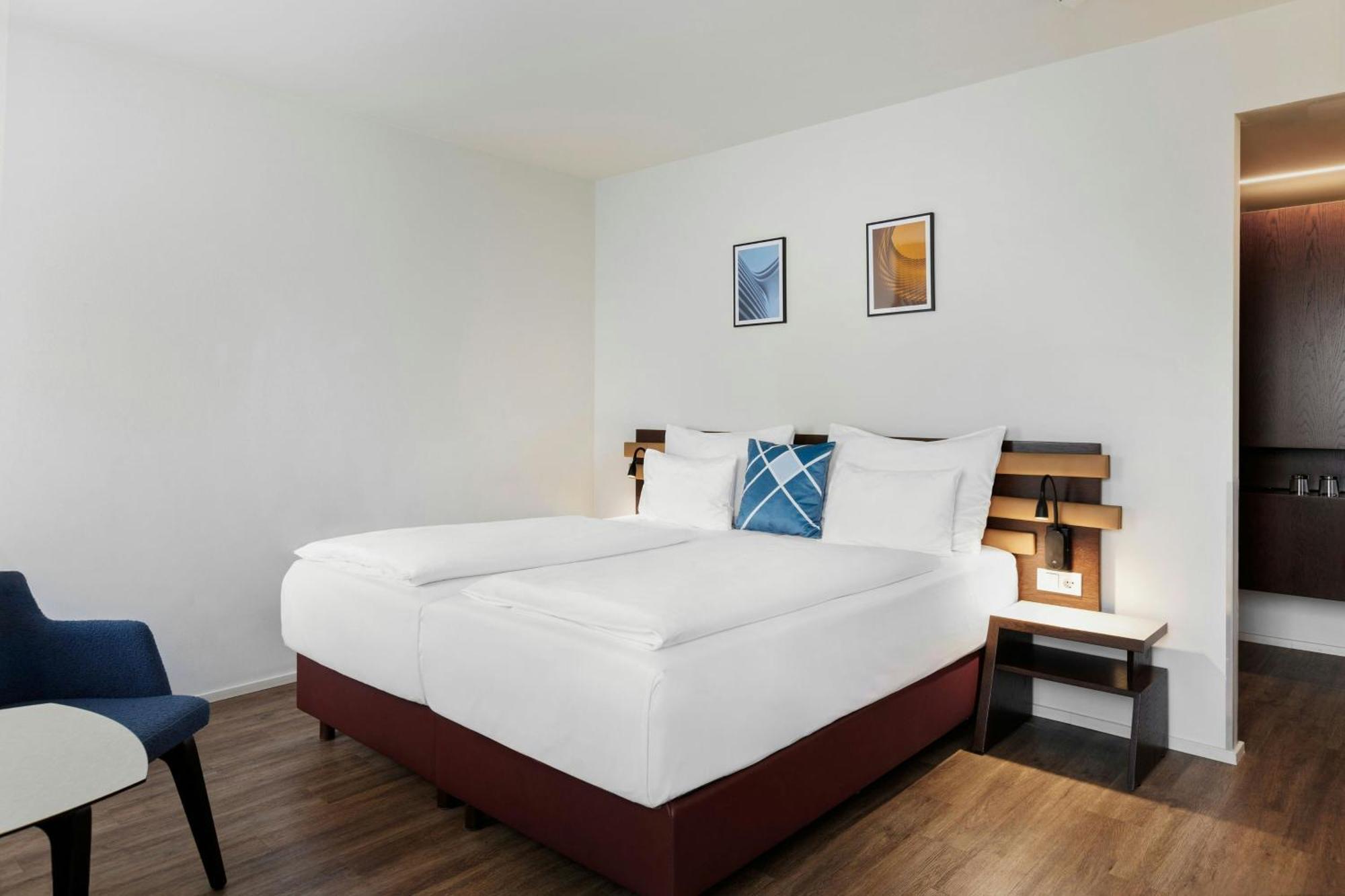 Standard Twin Room Two Twin Beds,1710582067:JPEG