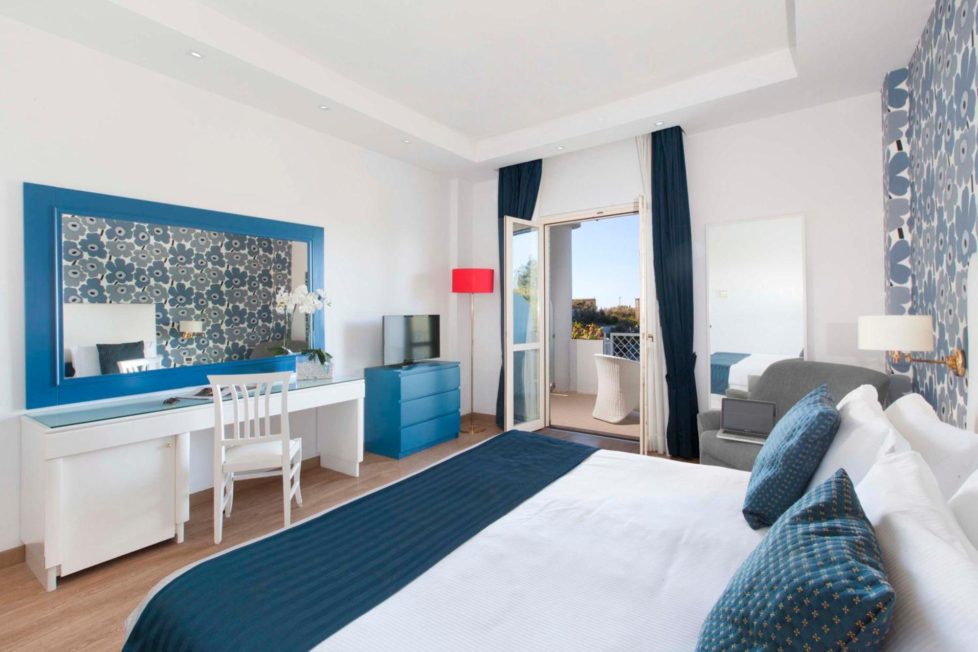 Double or Twin Room Partial Sea View