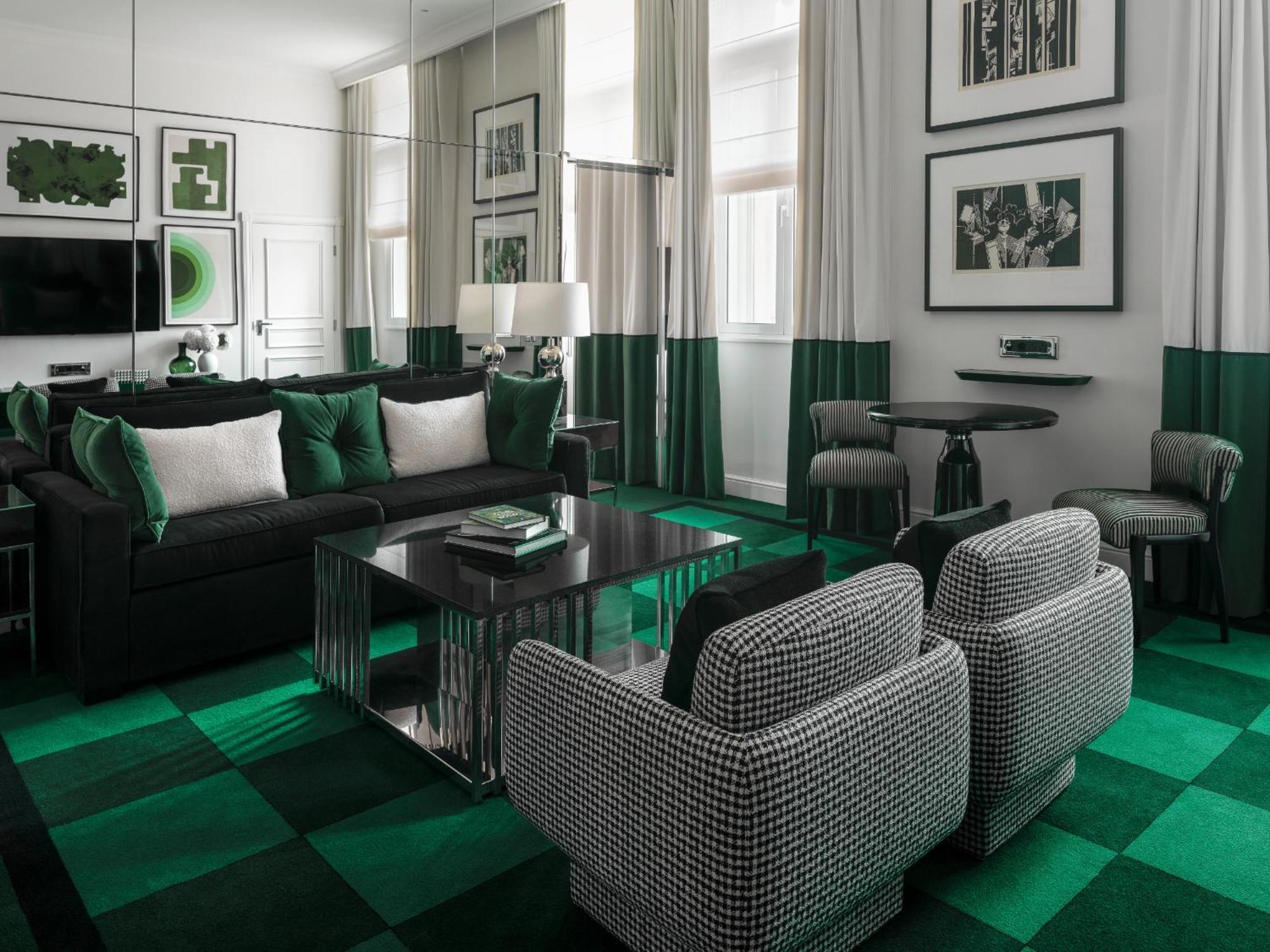Prestige King Suite Separate Living Room Waterloo Place or Pall Mall View,1710589998:JPEG
