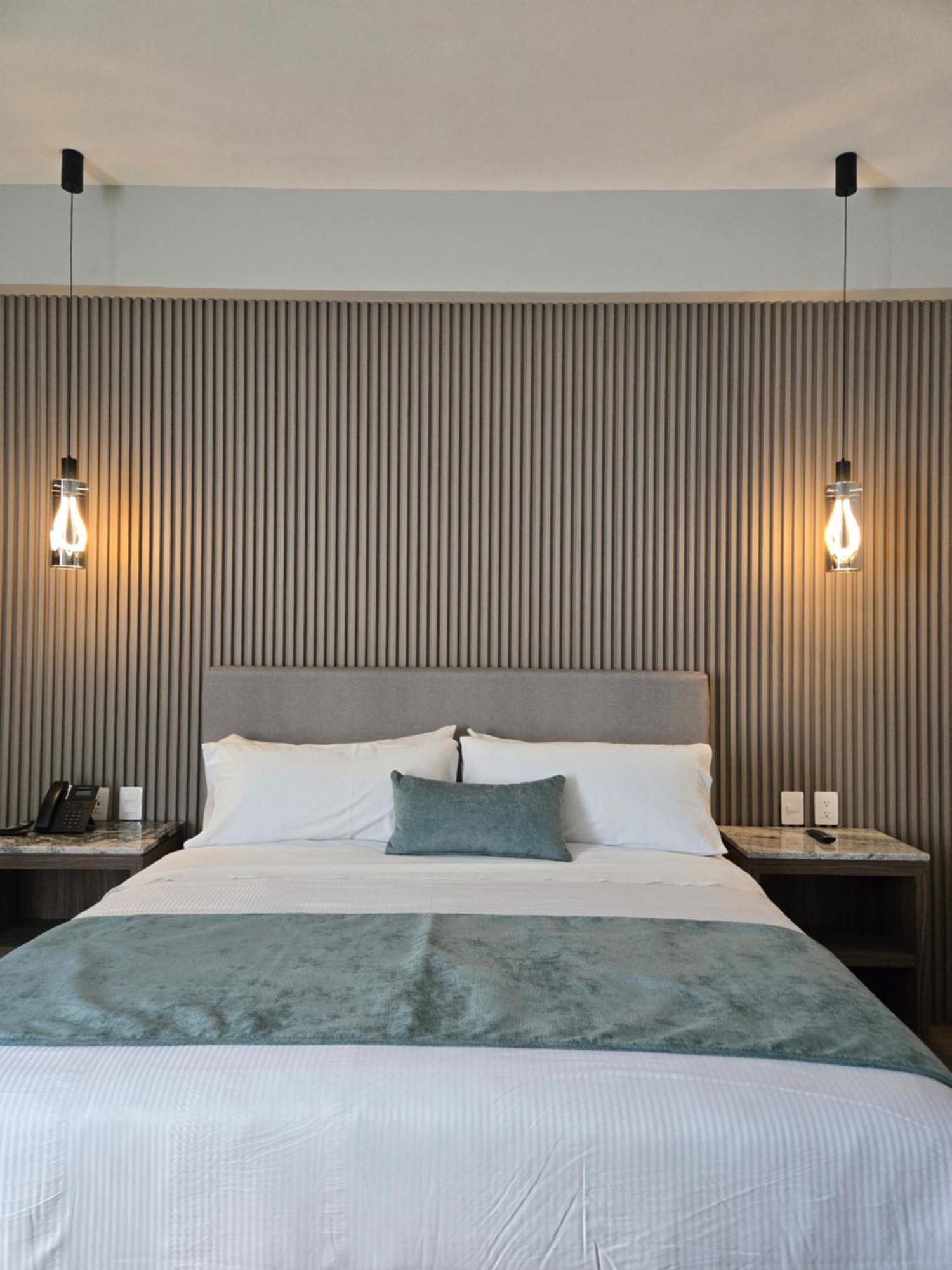 Deluxe King Room,1758371888:JPEG