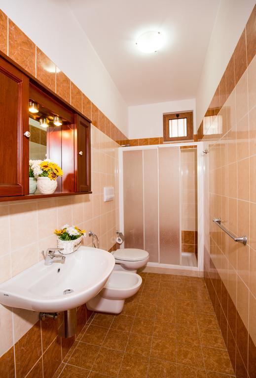 One-Bedroom Apartment,171252939:JPEG