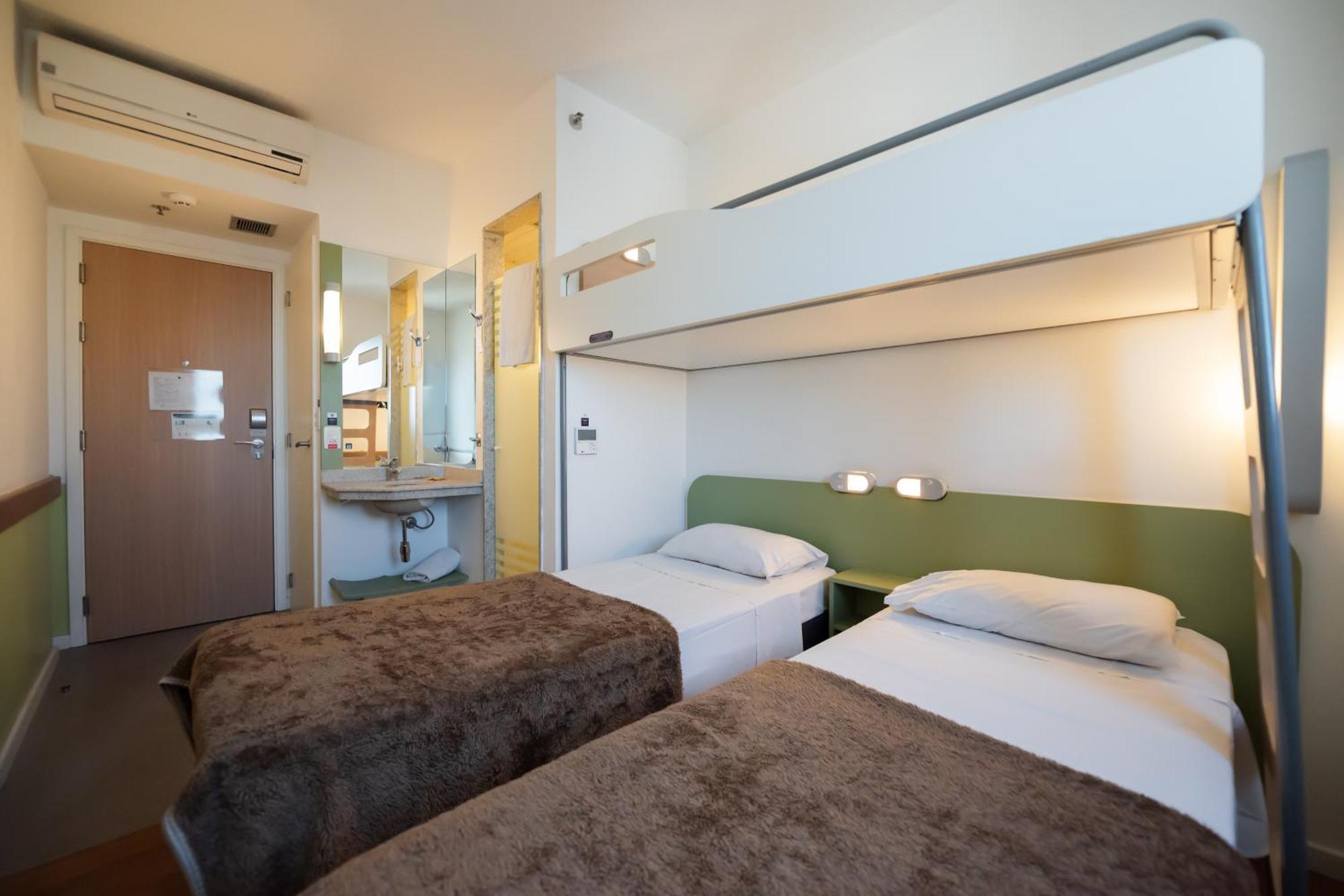 Standard room - 2 twin beds and 1 bunk bed
