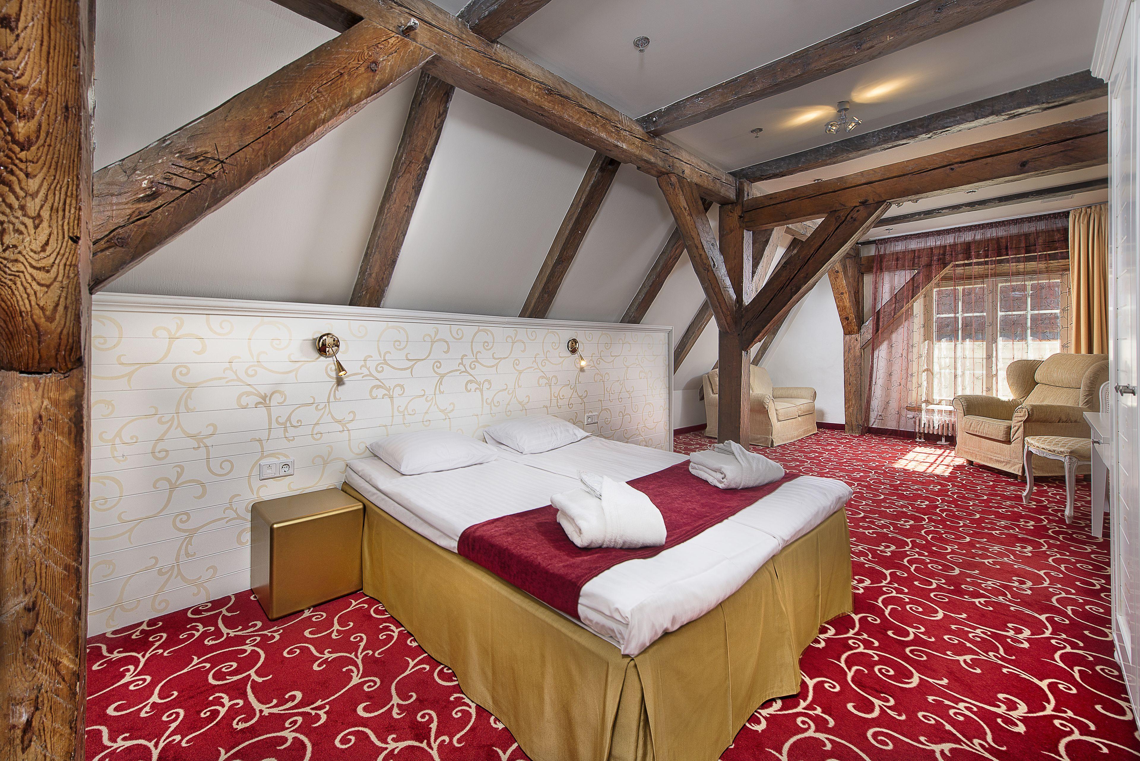 Deluxe Double Room Attic,816771293:JPEG