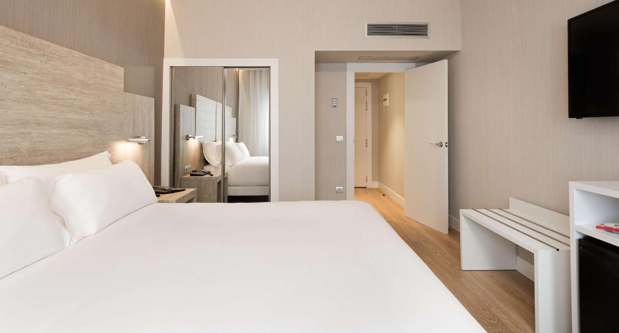 Standard Double or Twin Room,1729990129:JPEG