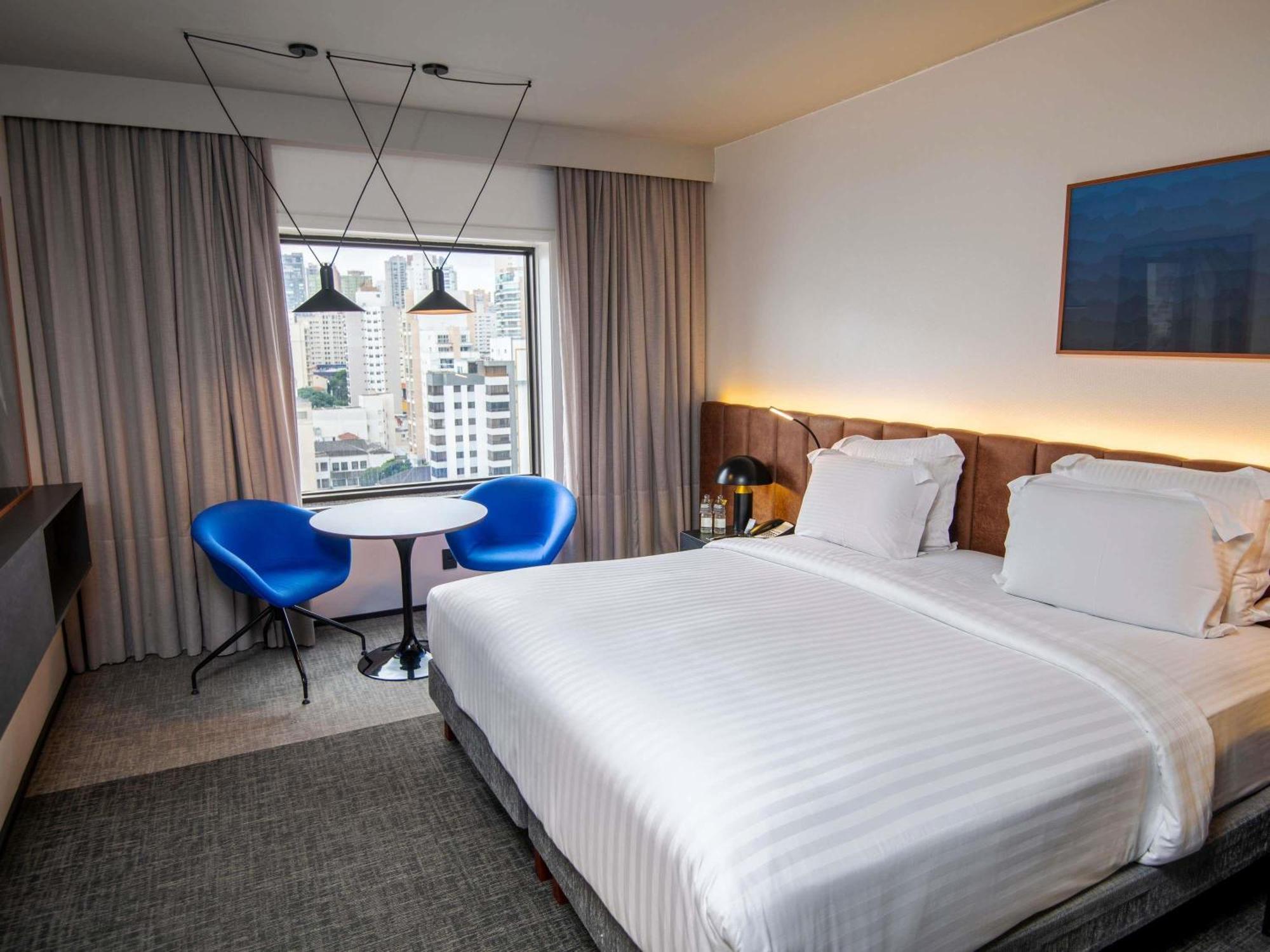Deluxe Premium Queen Room City View,1717014875:JPEG