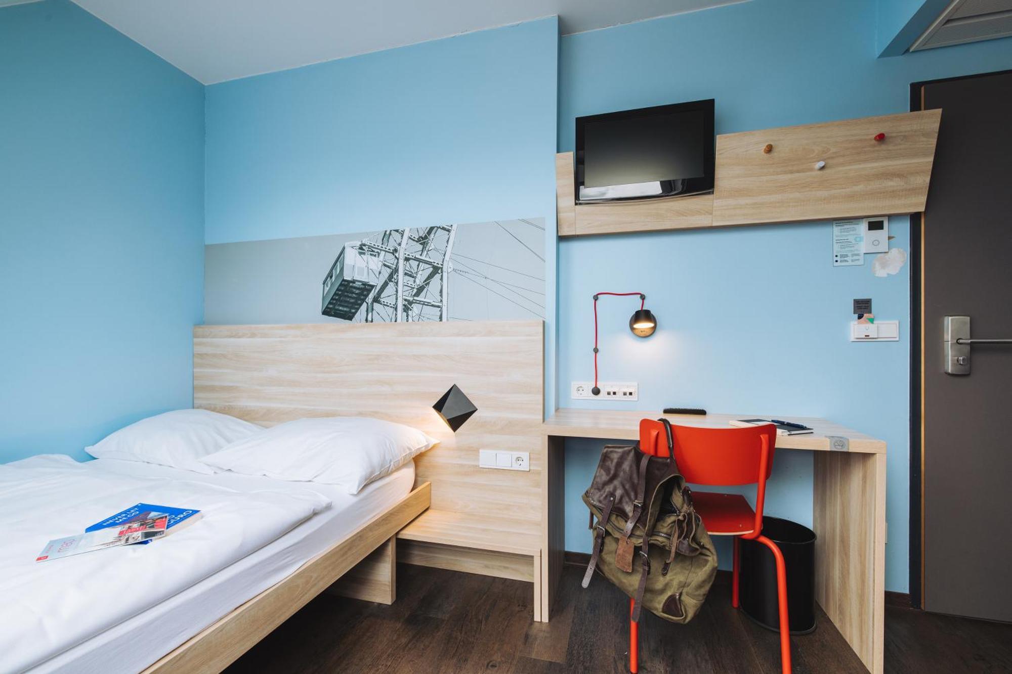 Twin Room,1717052120:JPEG