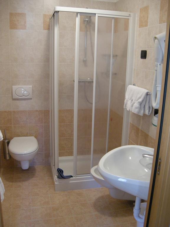 Standard Twin Room,397457928:JPEG
