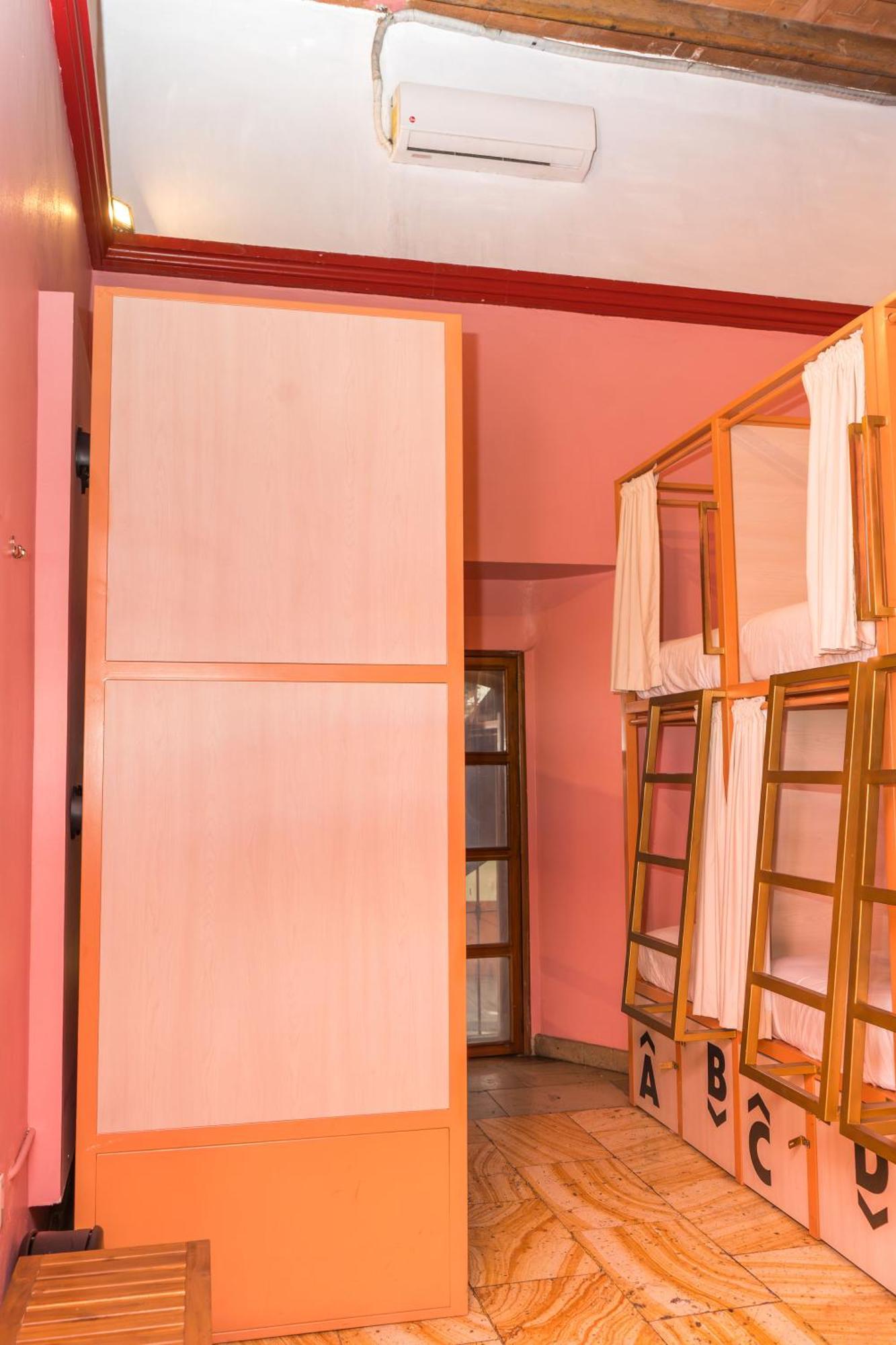 Single Bed 10-Bed Dormitory Room AC,1718609381:JPEG