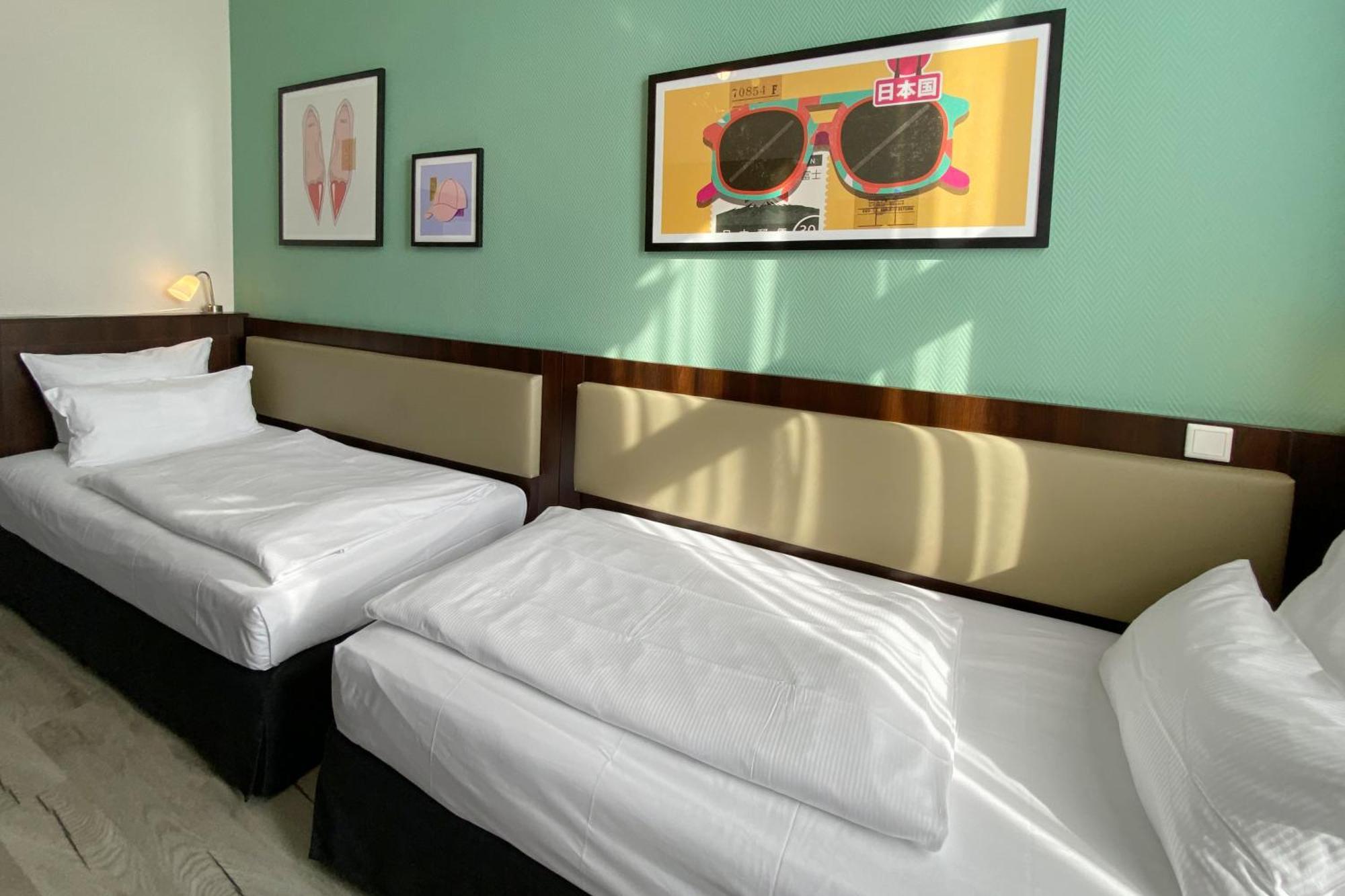 Premium Family Double Room Two Single Beds,1394929283:JPEG