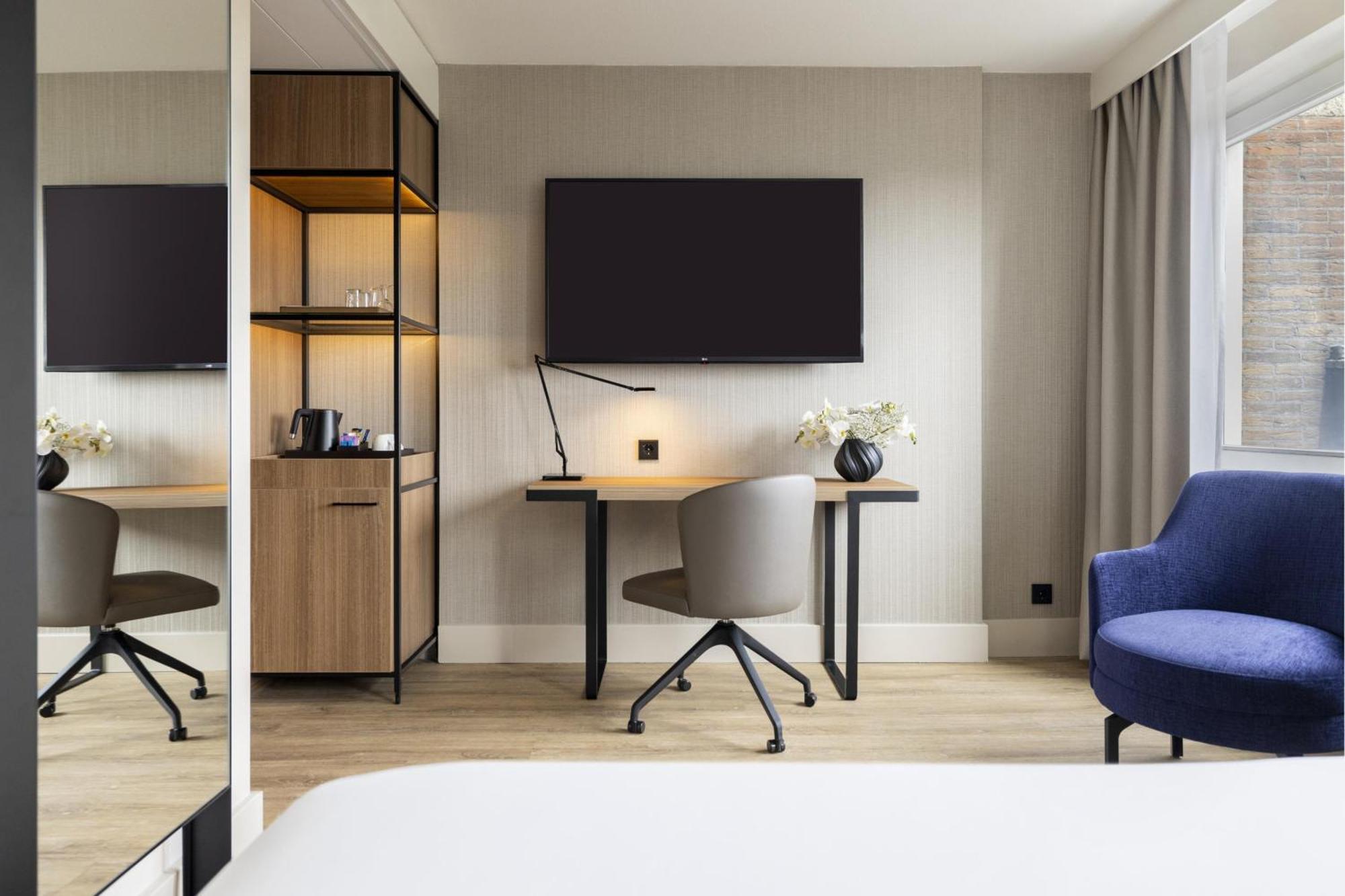 Standard Courtyard Room