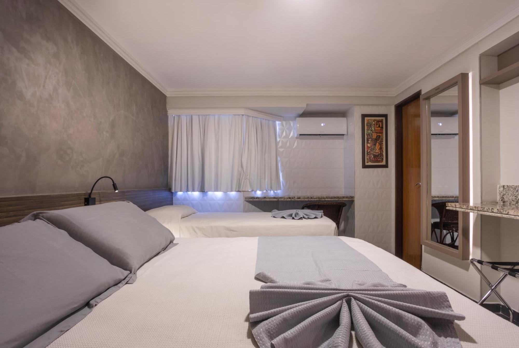 Quarto Duplo Superior com Vista Lateral do Mar