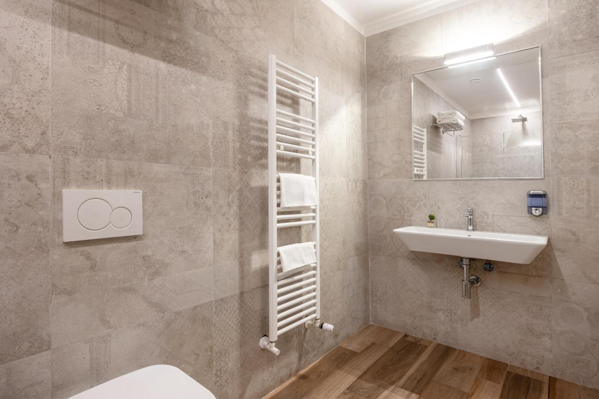 Family Room Private Bathroom