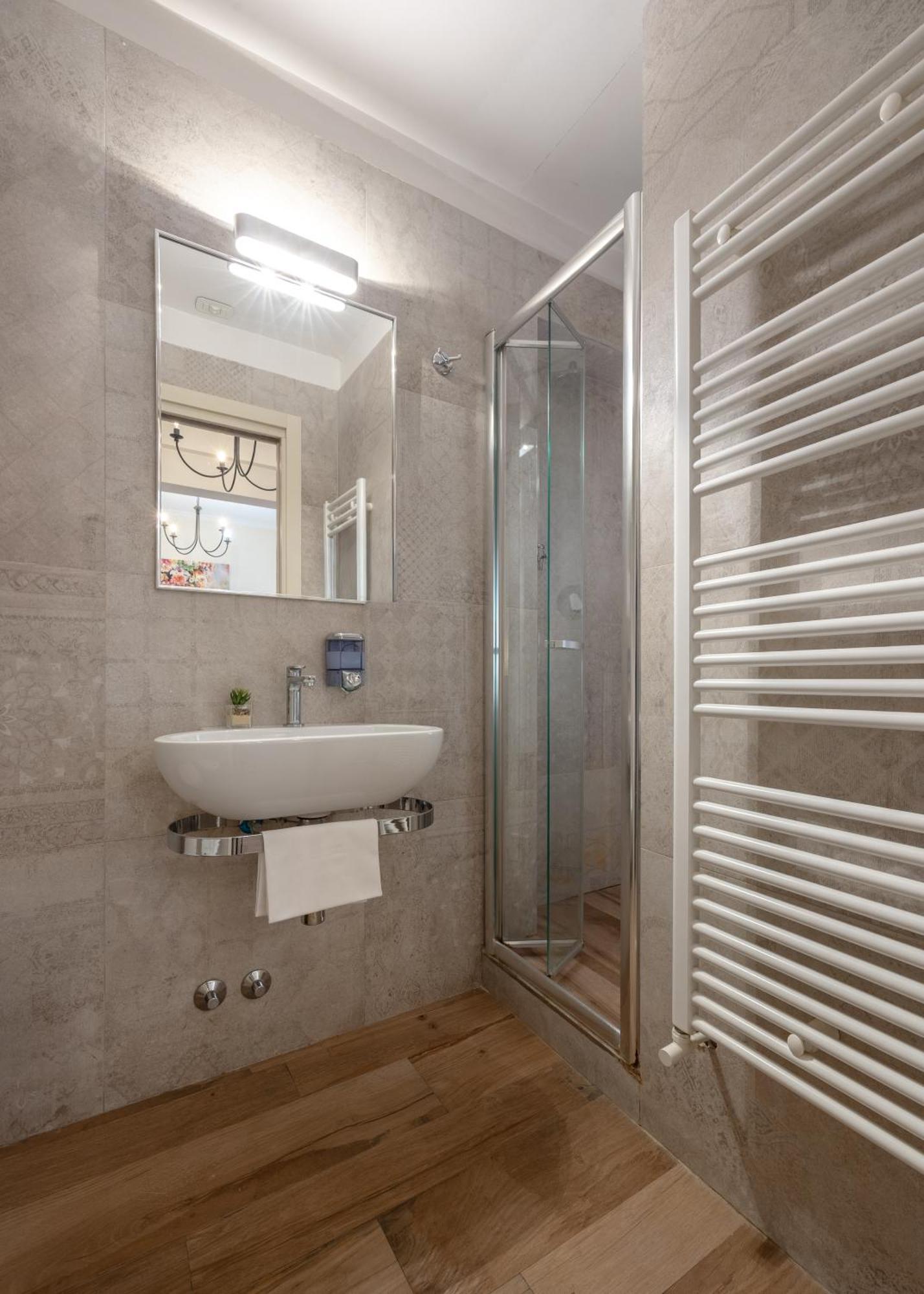 Family Room Private Bathroom
