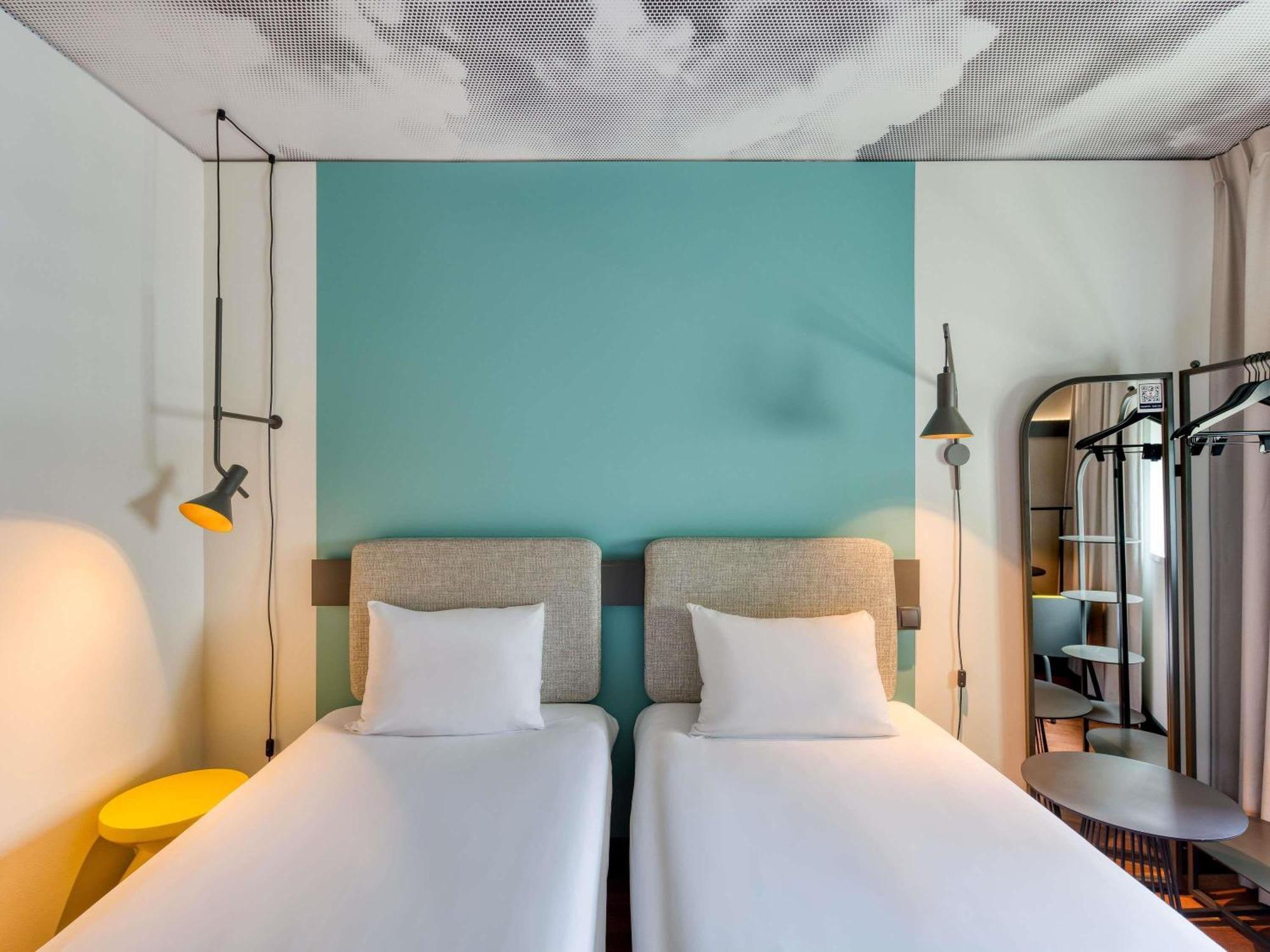 Twin Room,1722950835:JPEG