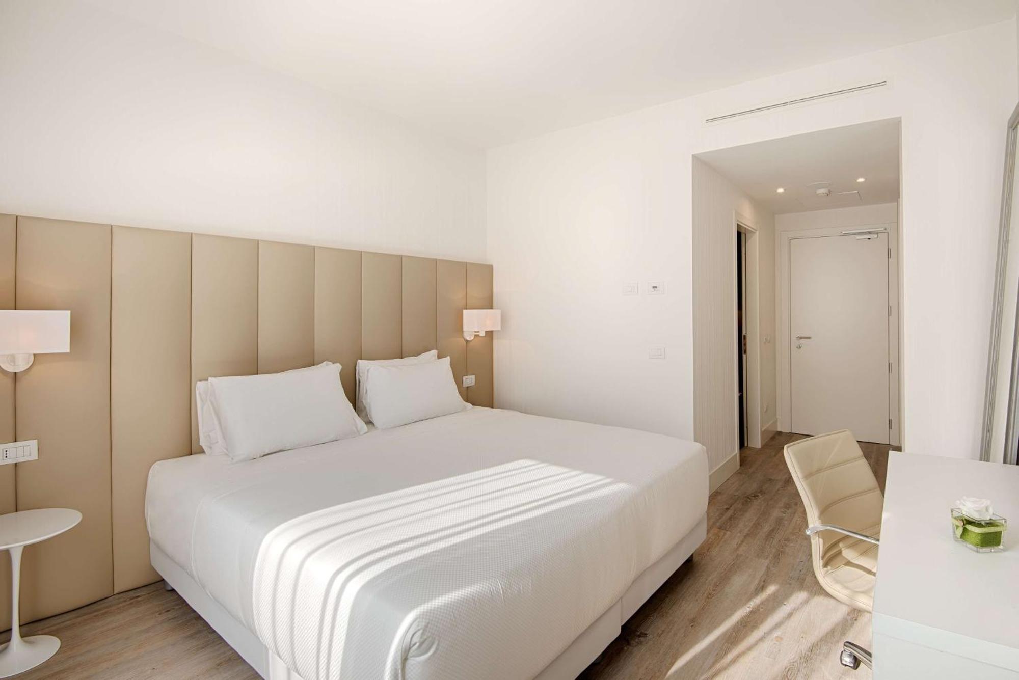 Standard Double or Twin Room,1722974318:JPEG