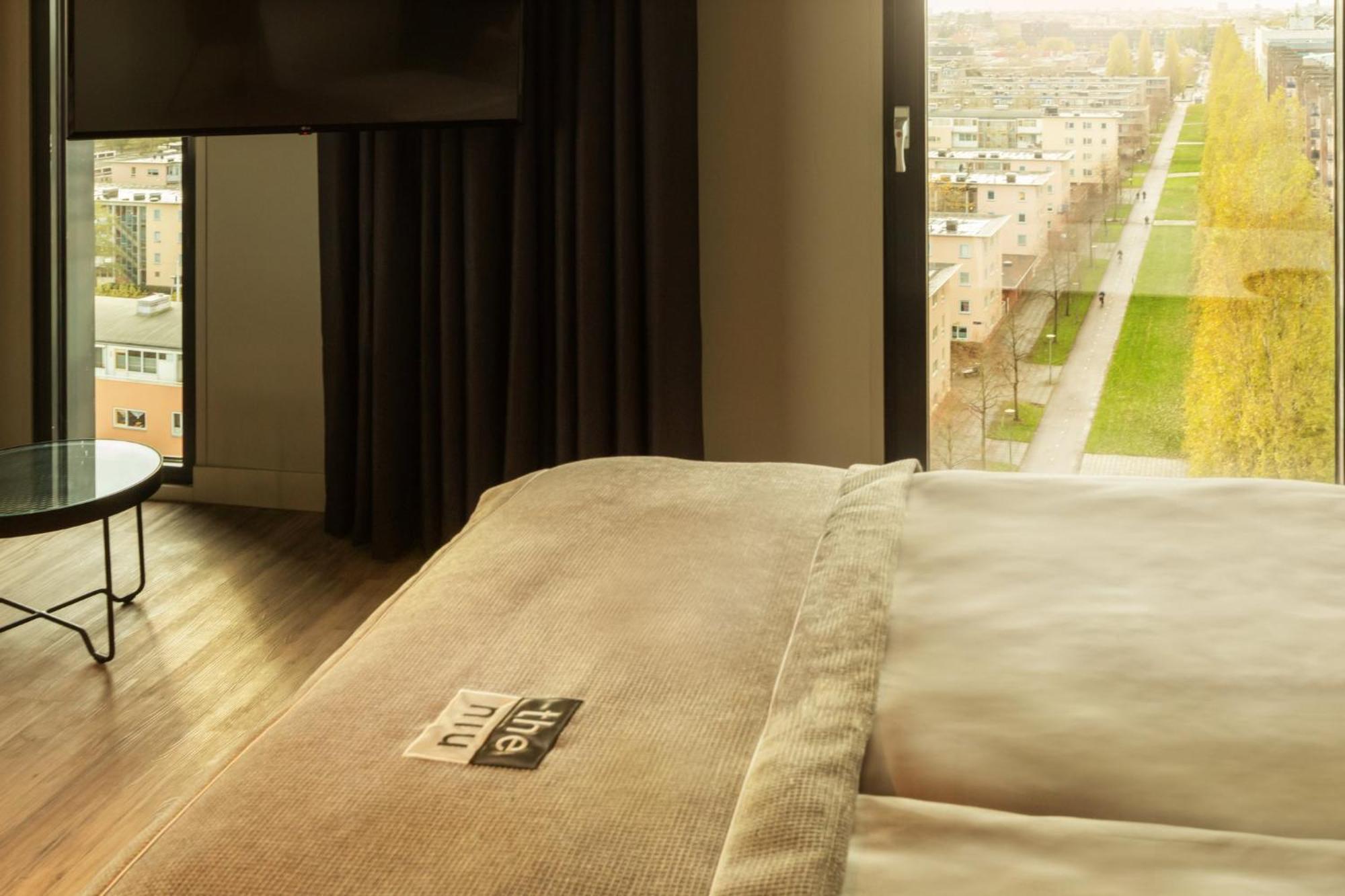 Premium Queen Room Sofa Bed Harbour View