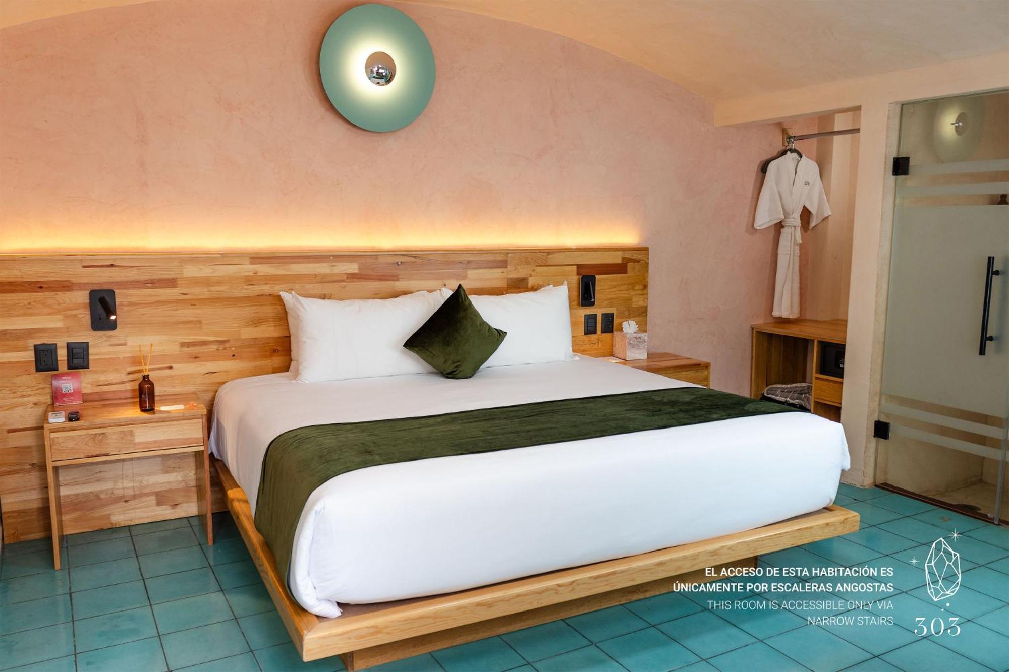 Standard King Room