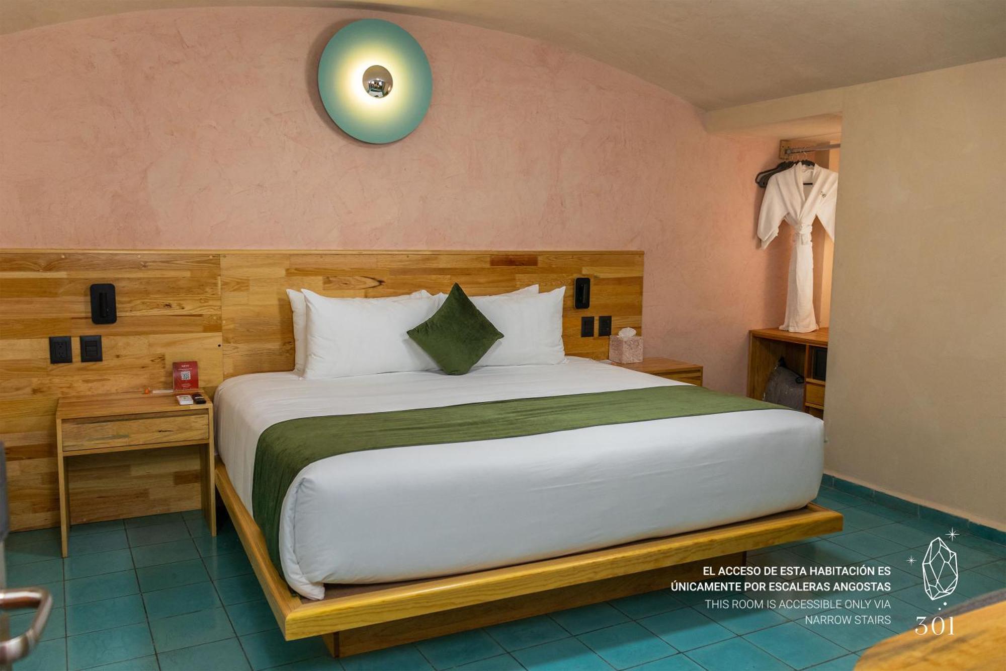 Standard King Room