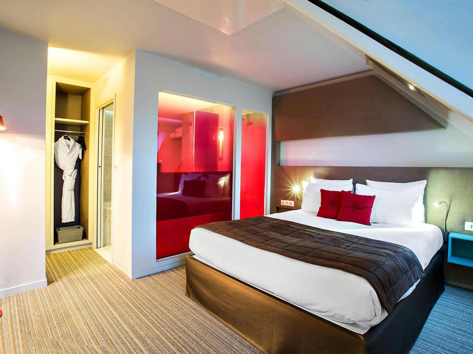 Junior Queen Suite